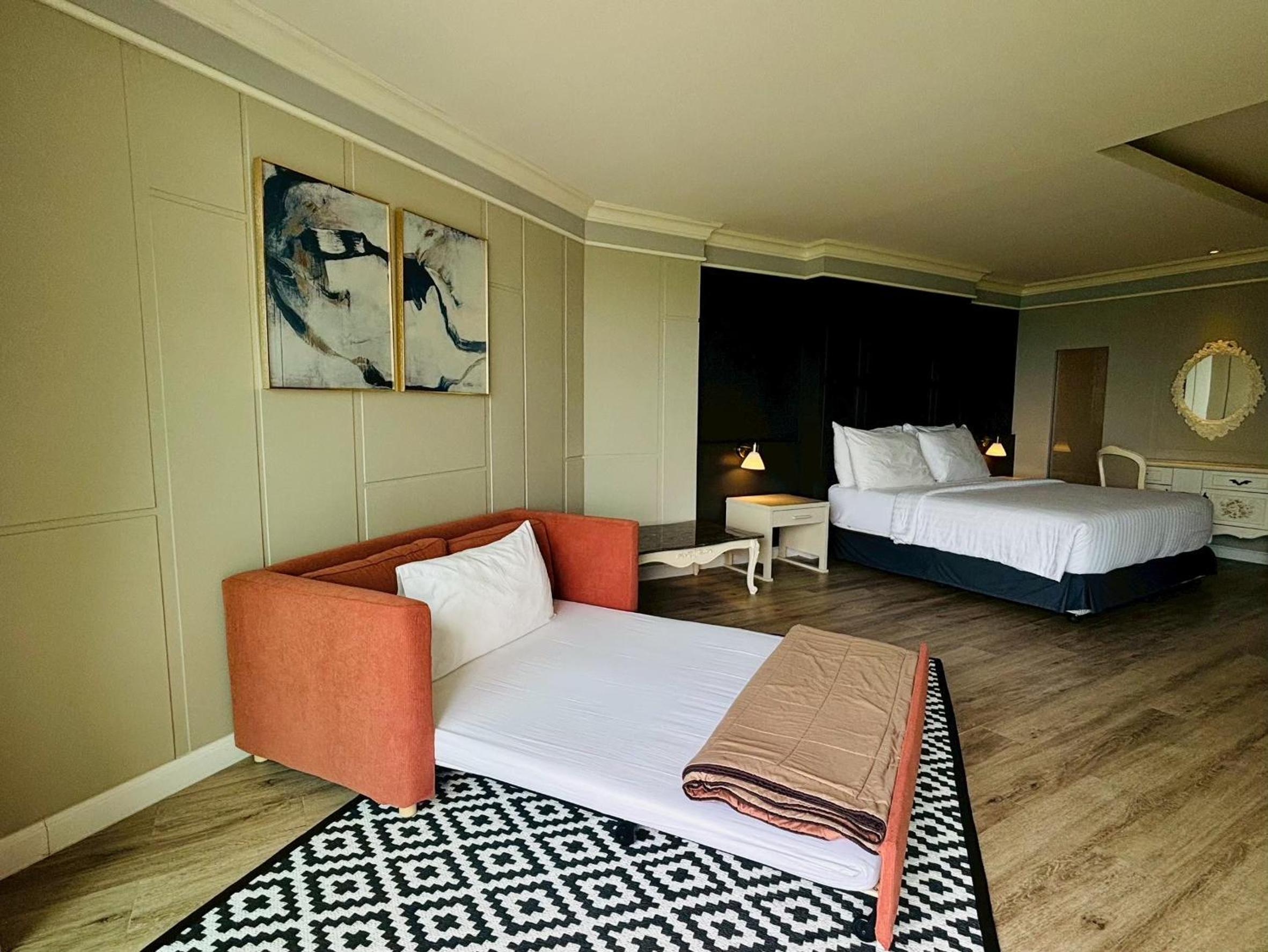 Deluxe Triple Room with Sea View