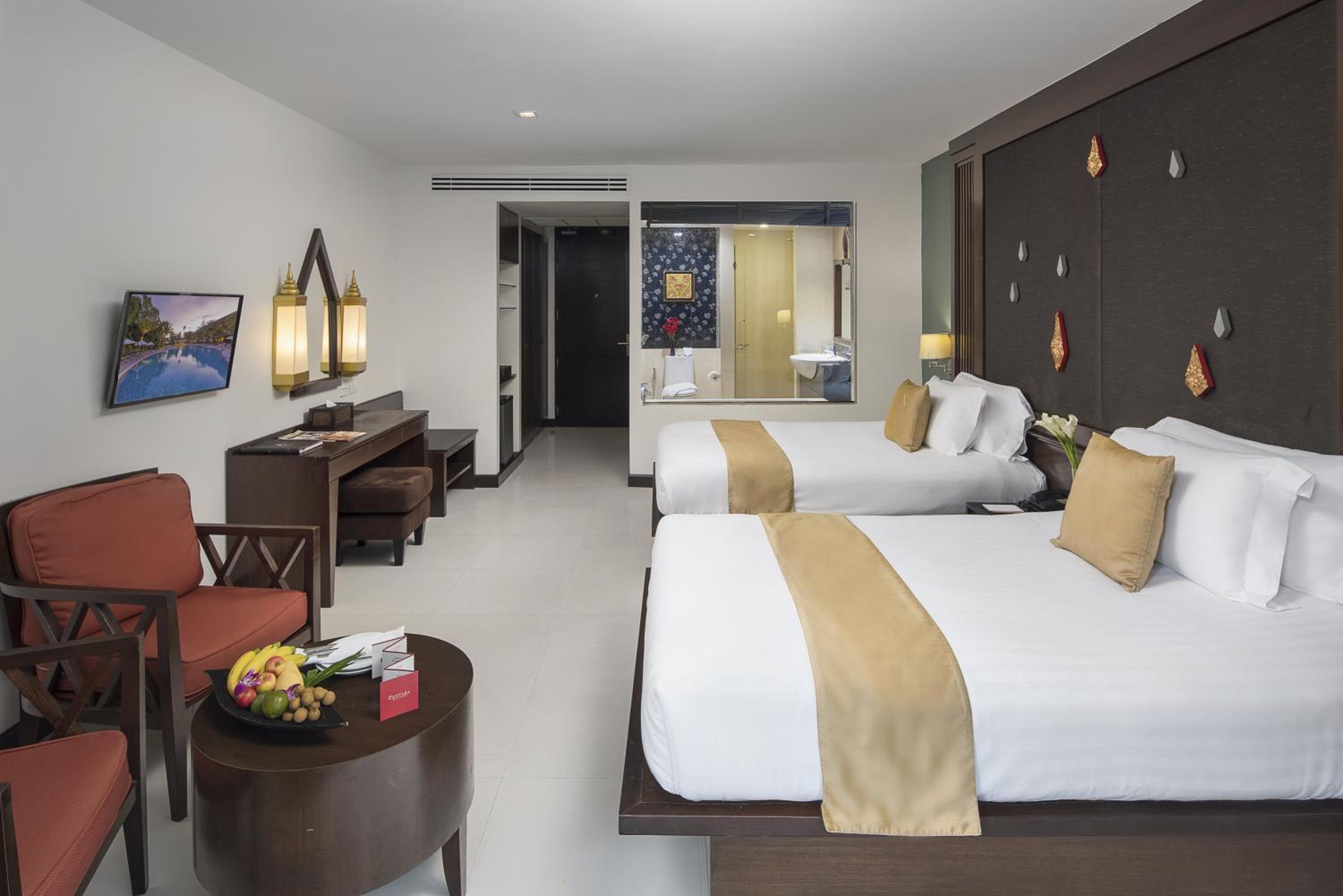 Queen Room with Pool View