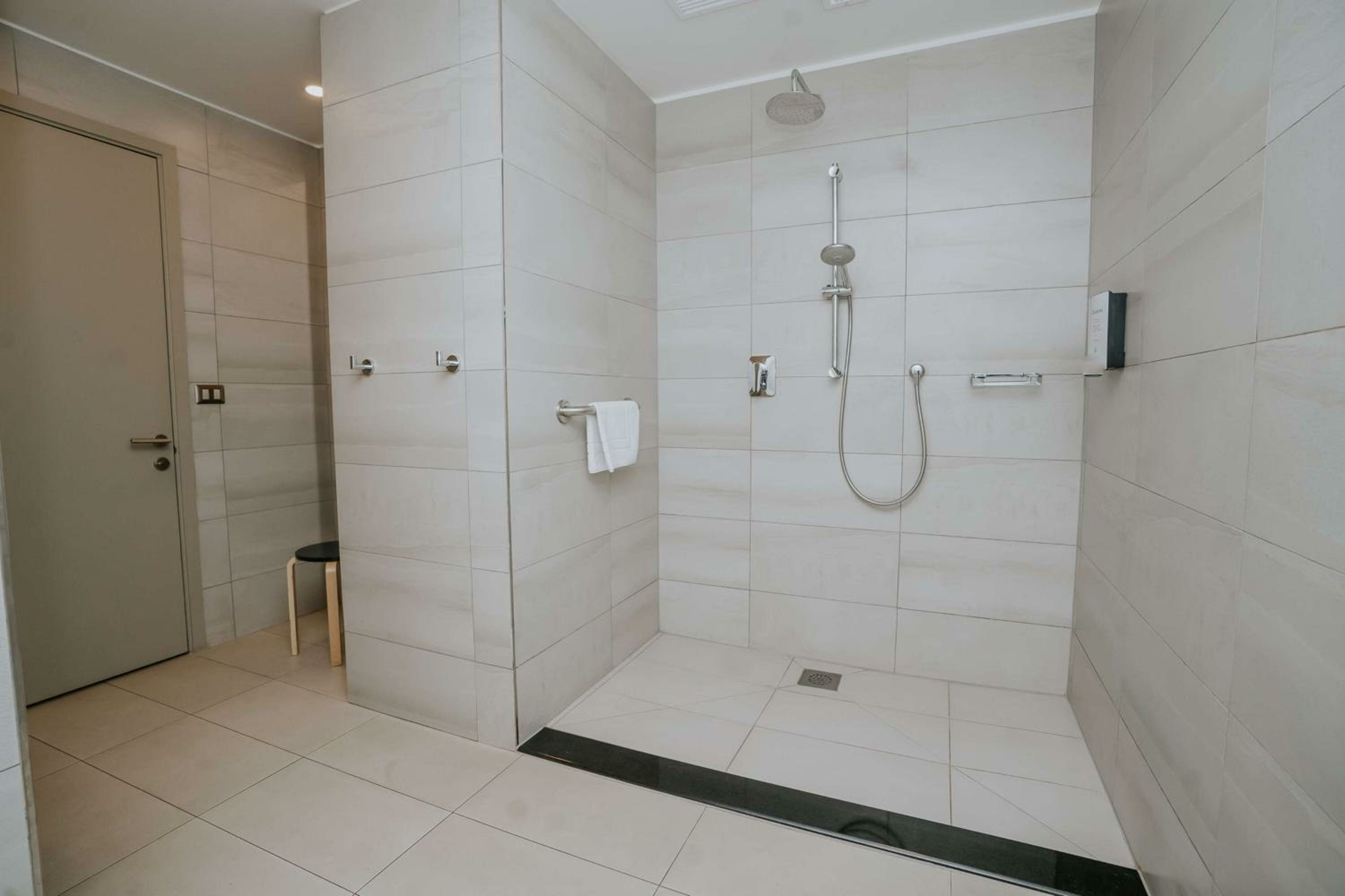 King Room - Disability Access/Non-Smoking