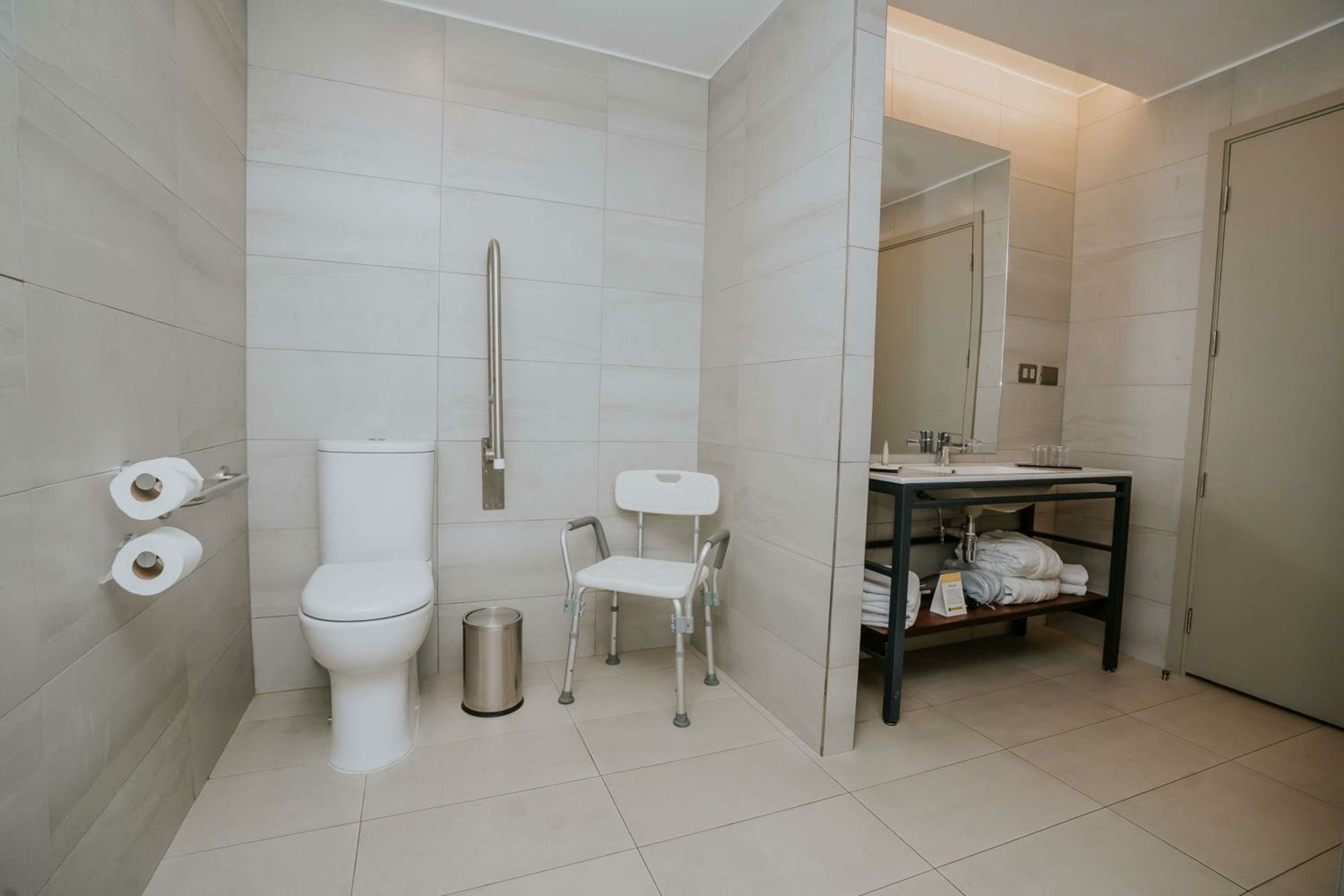 King Room - Disability Access/Non-Smoking