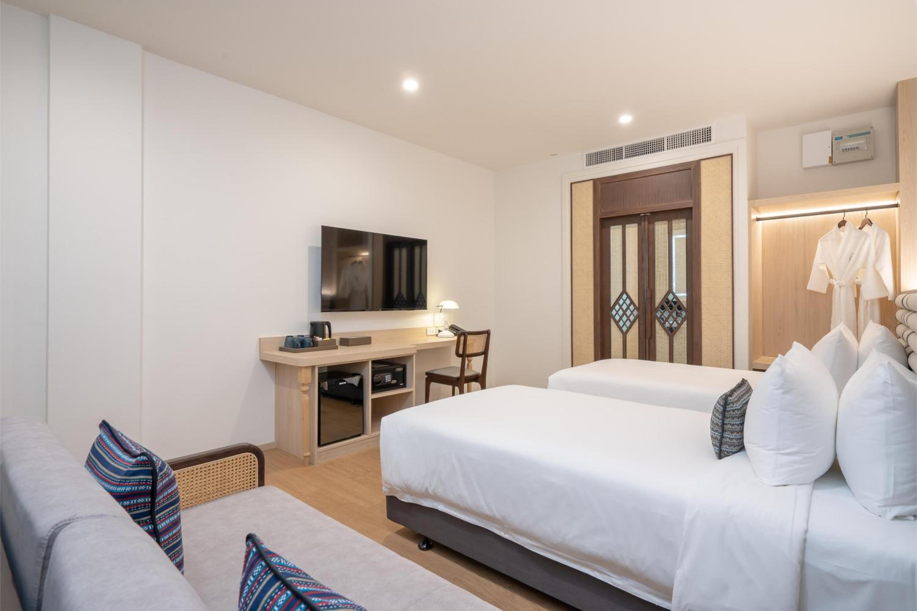 Deluxe Double or Twin Room