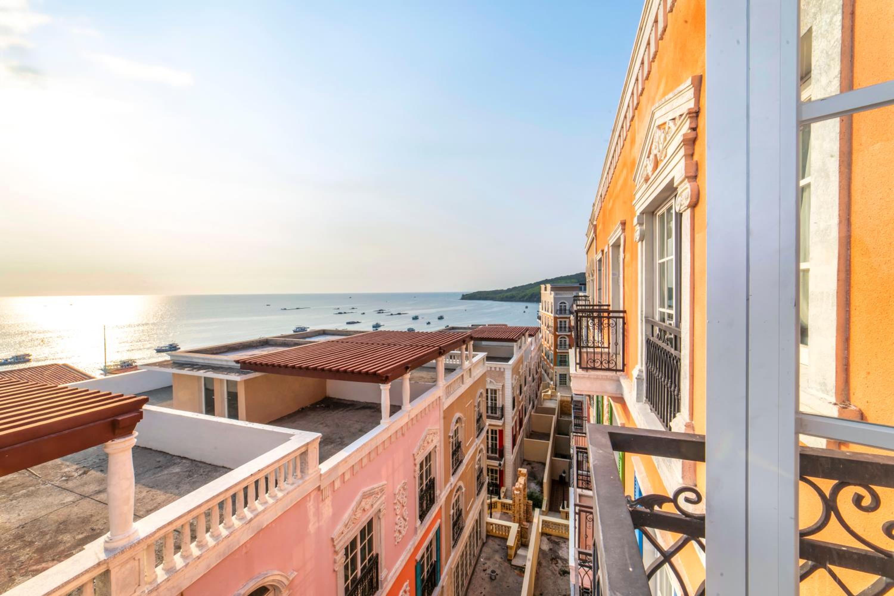 Family Room with Sea View