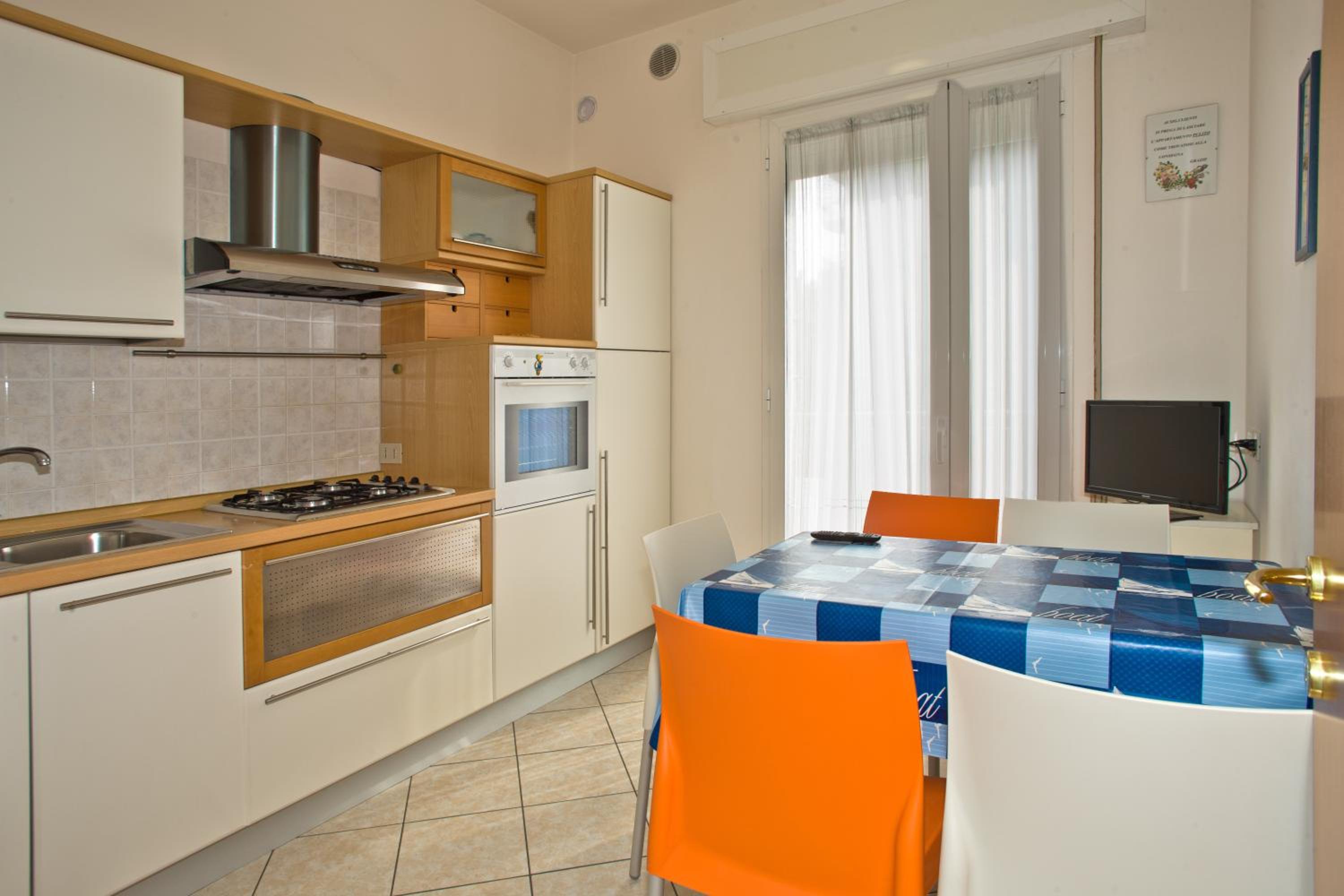 One-Bedroom Apartment - Orange