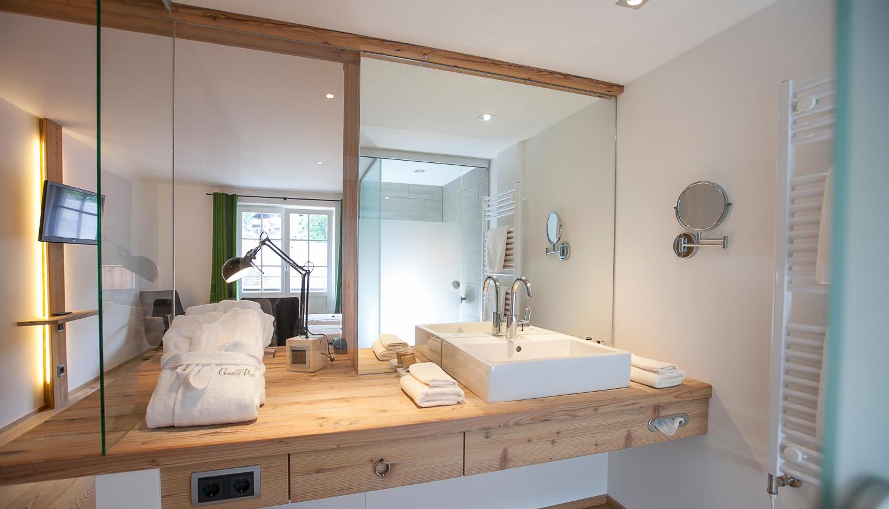 Double Room Weißwand