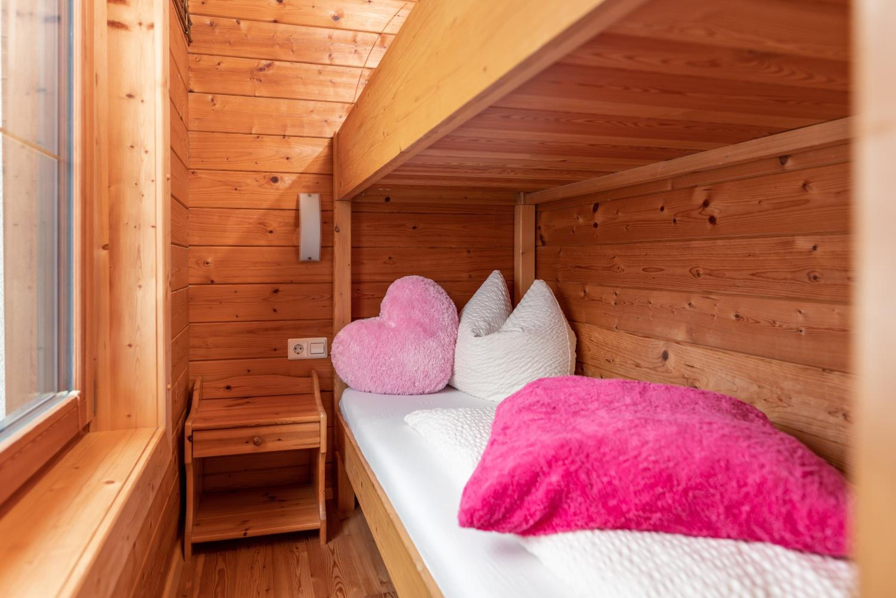 Apartment with Mountain View