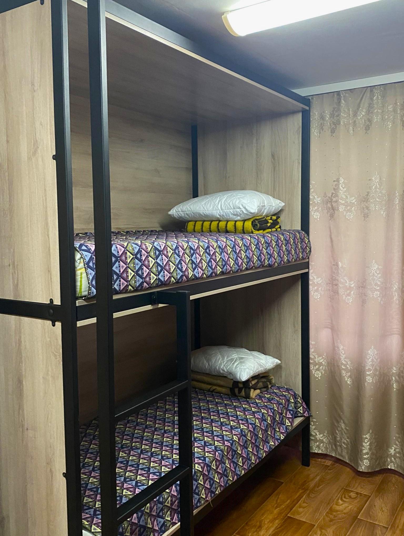 Кровать в общем 6-местном номере