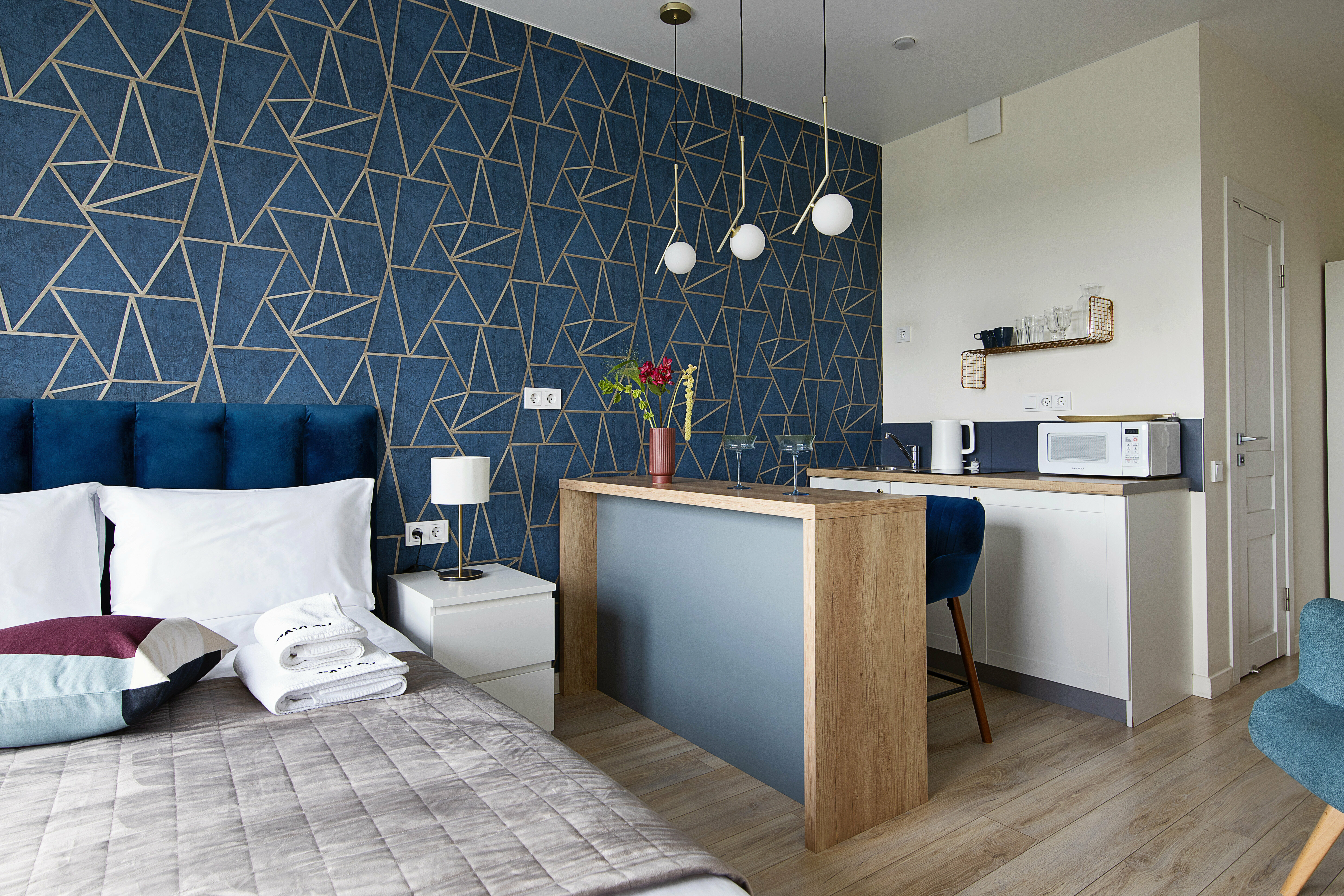 Студия "Синяя" с панорамным видом