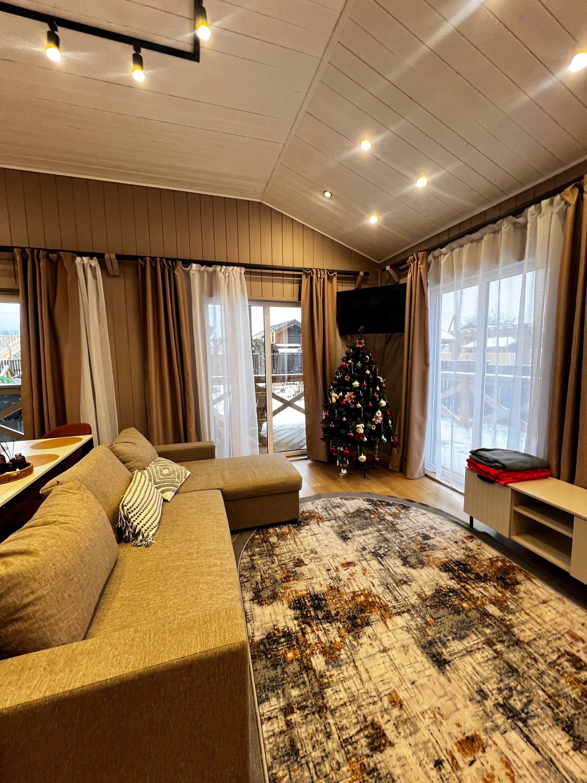 Дом на 6 человек с сибирским чаном и баней (стоимость указана за дом)