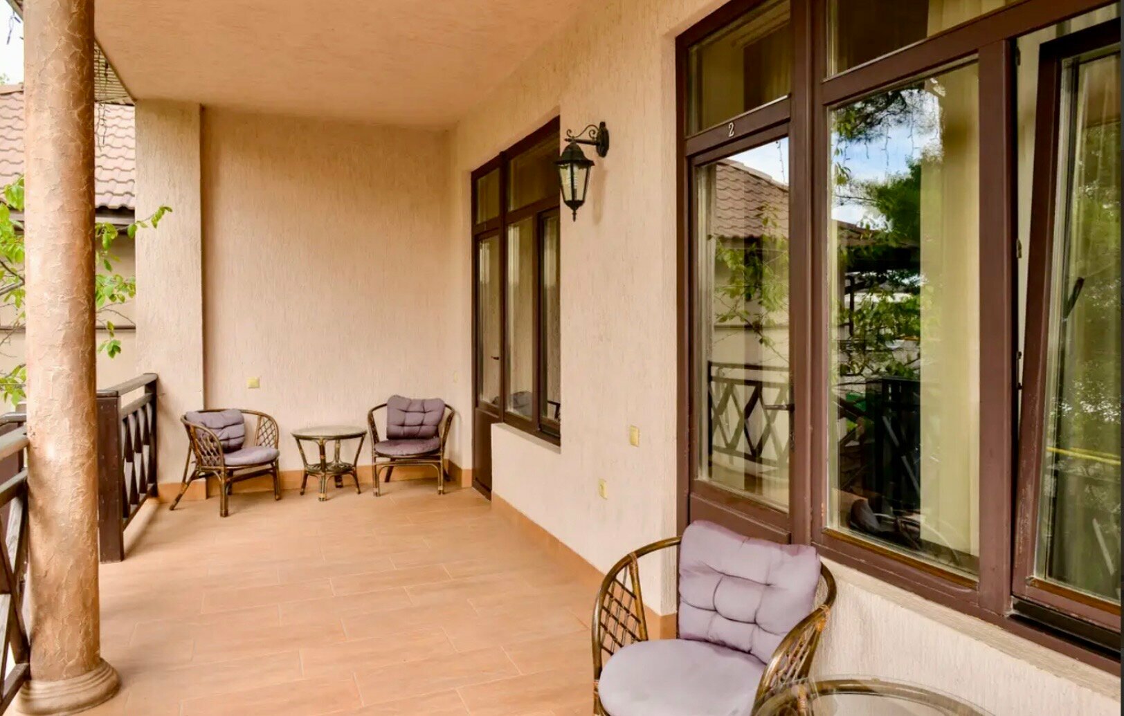 Трехместный номер с балконом