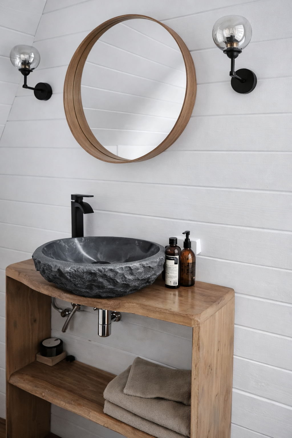 Дом с балконом