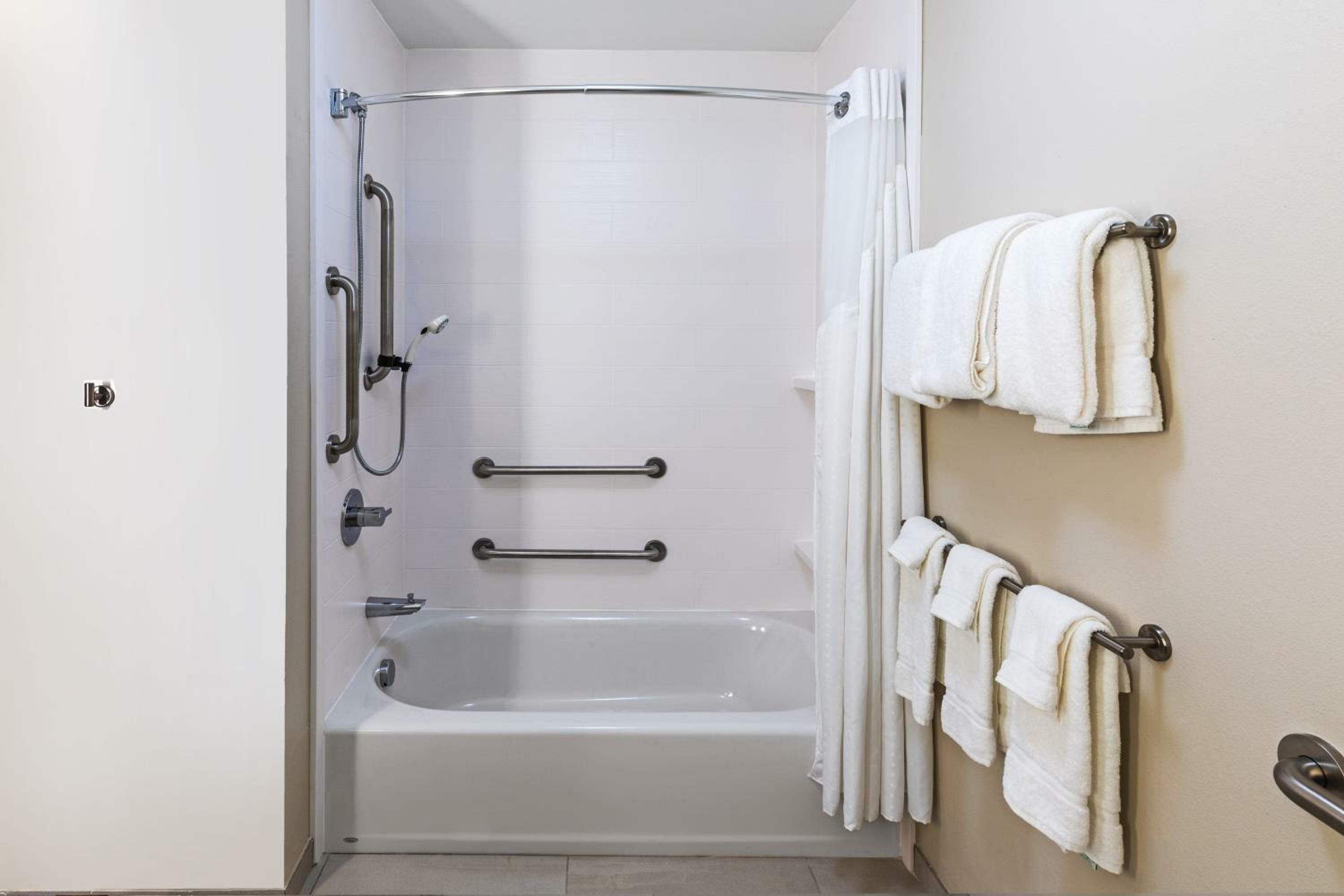 Suite - Only Hearing Accessible