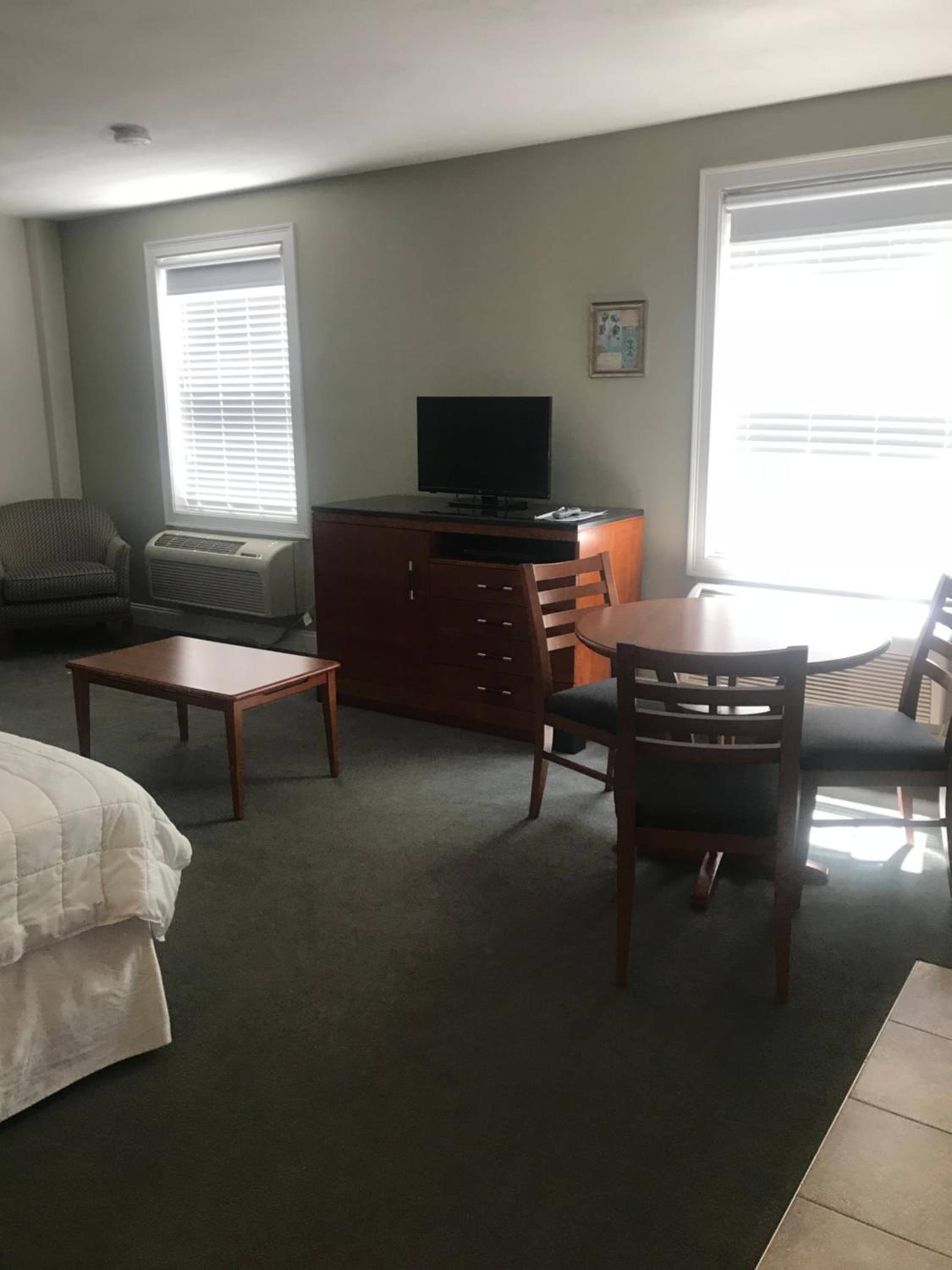 Queen Suite with Two Queen Beds