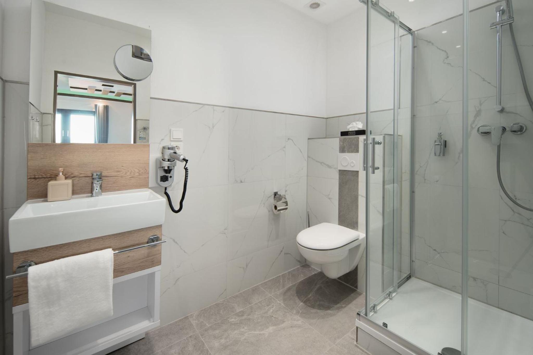 Deluxe Double Room with Shower