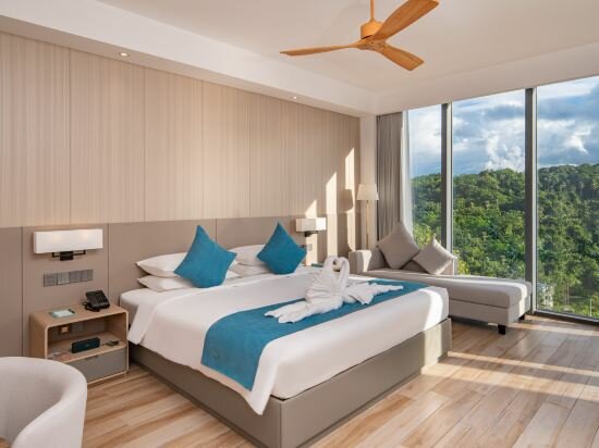 Signature Sunrise Suite