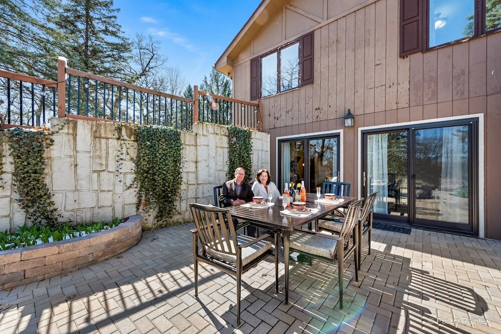 Deluxe Room, 1 King Bed, Patio, Courtyard View