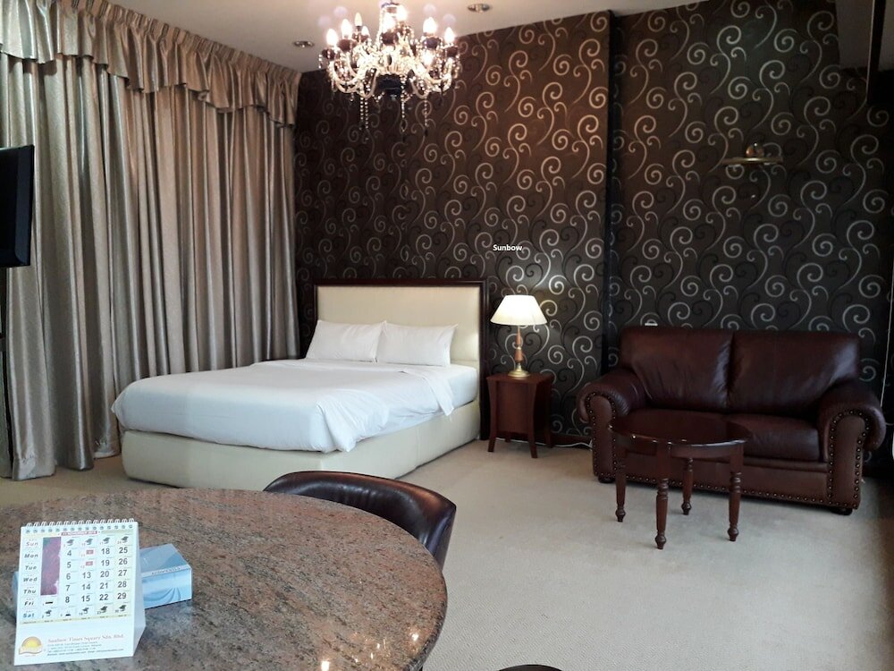 Deluxe Suite, Tower