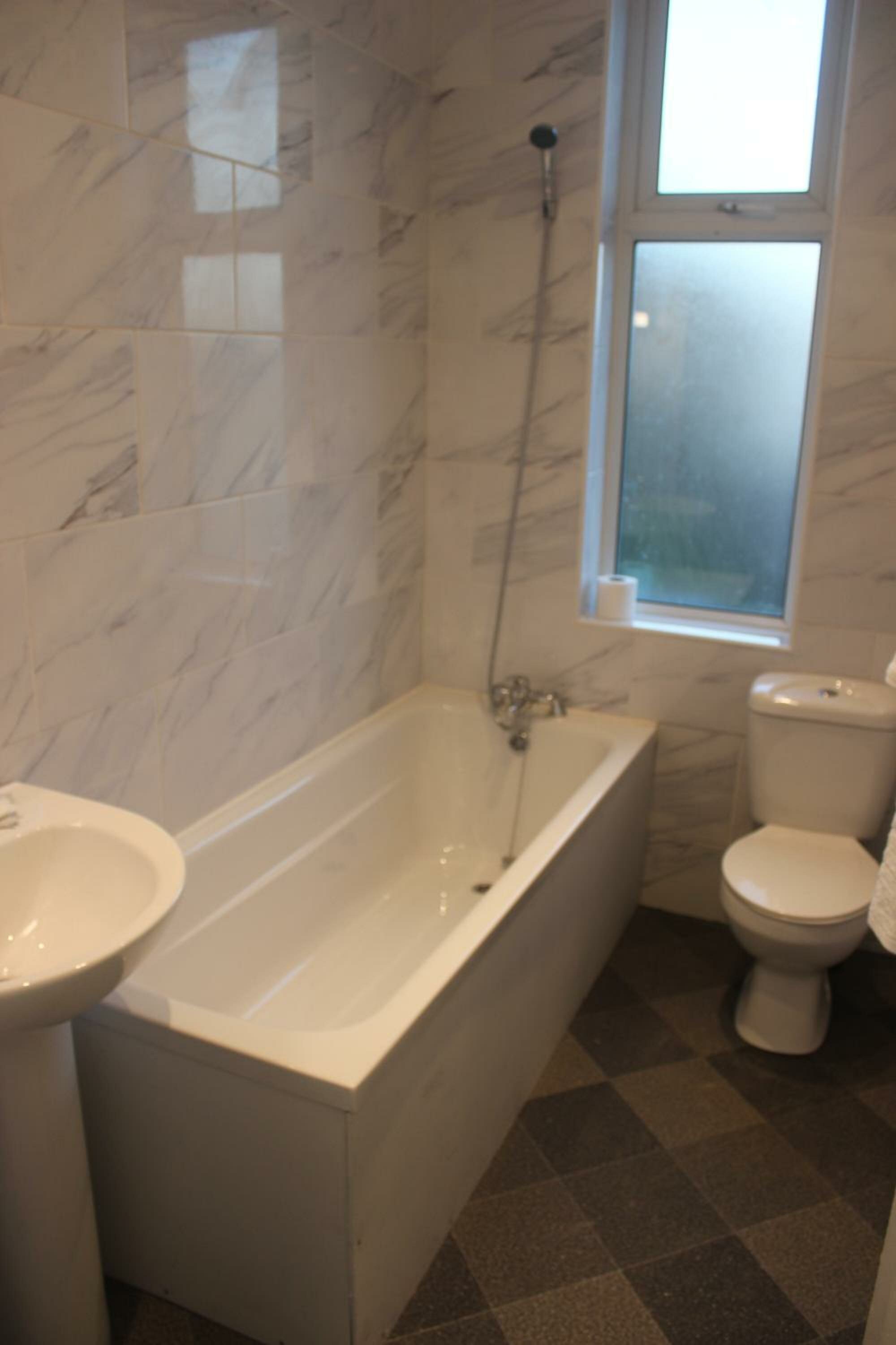 Twin Room with Private Bathroom