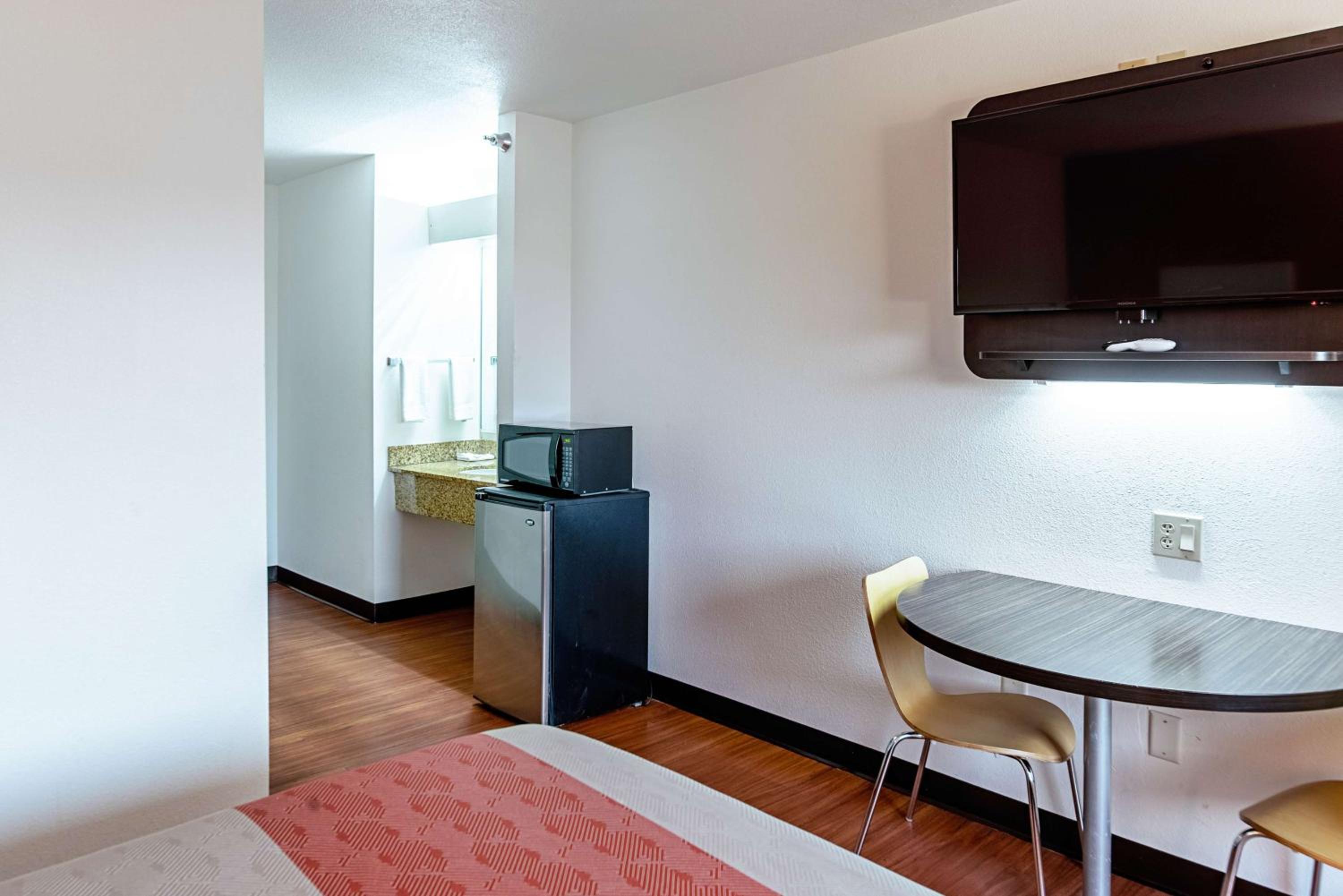 Double Room - Non-Smoking 