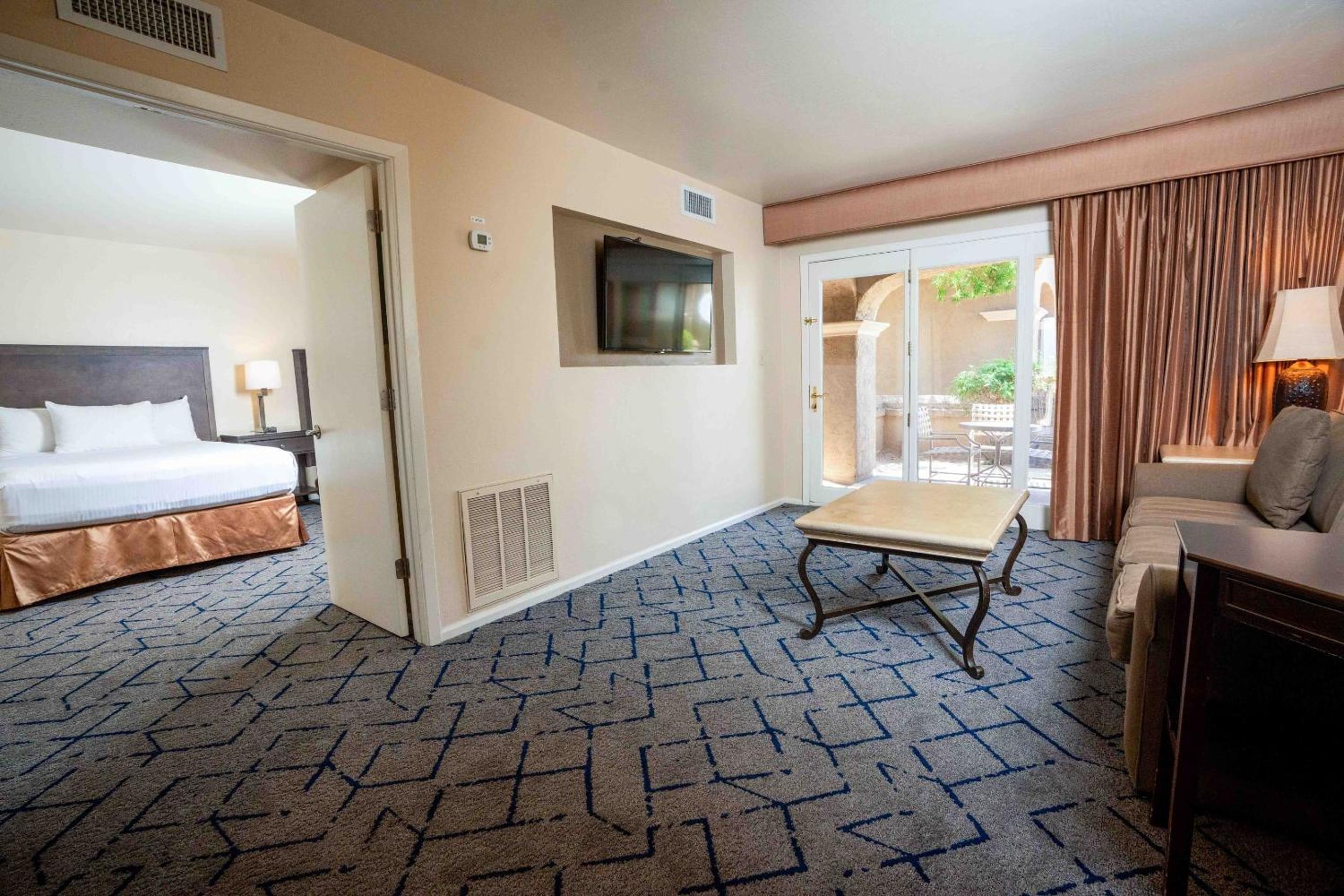 Valley One-Bedroom Queen Villa