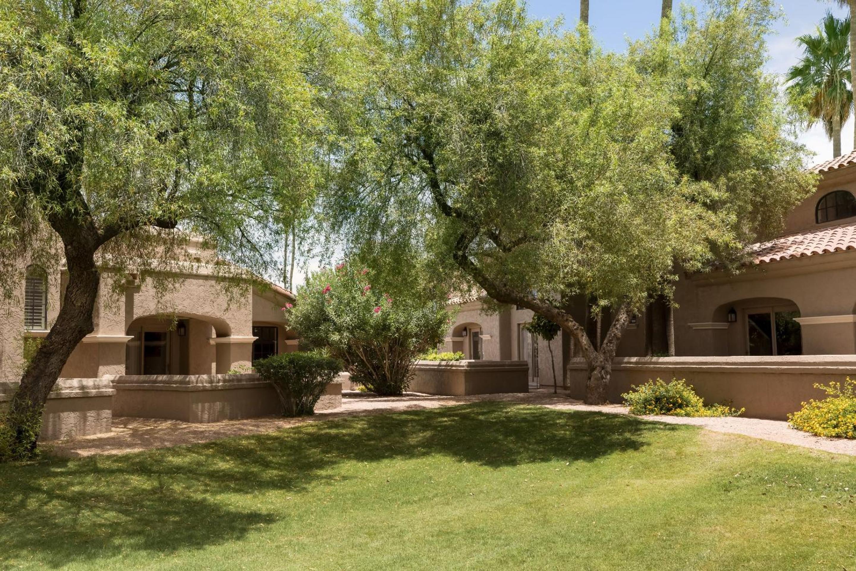 Valley One-Bedroom Queen Villa