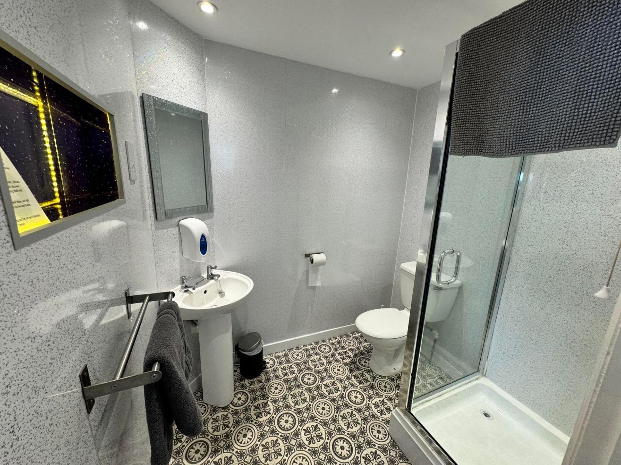 Gold Seaview Family of 3 + Sofa Bed