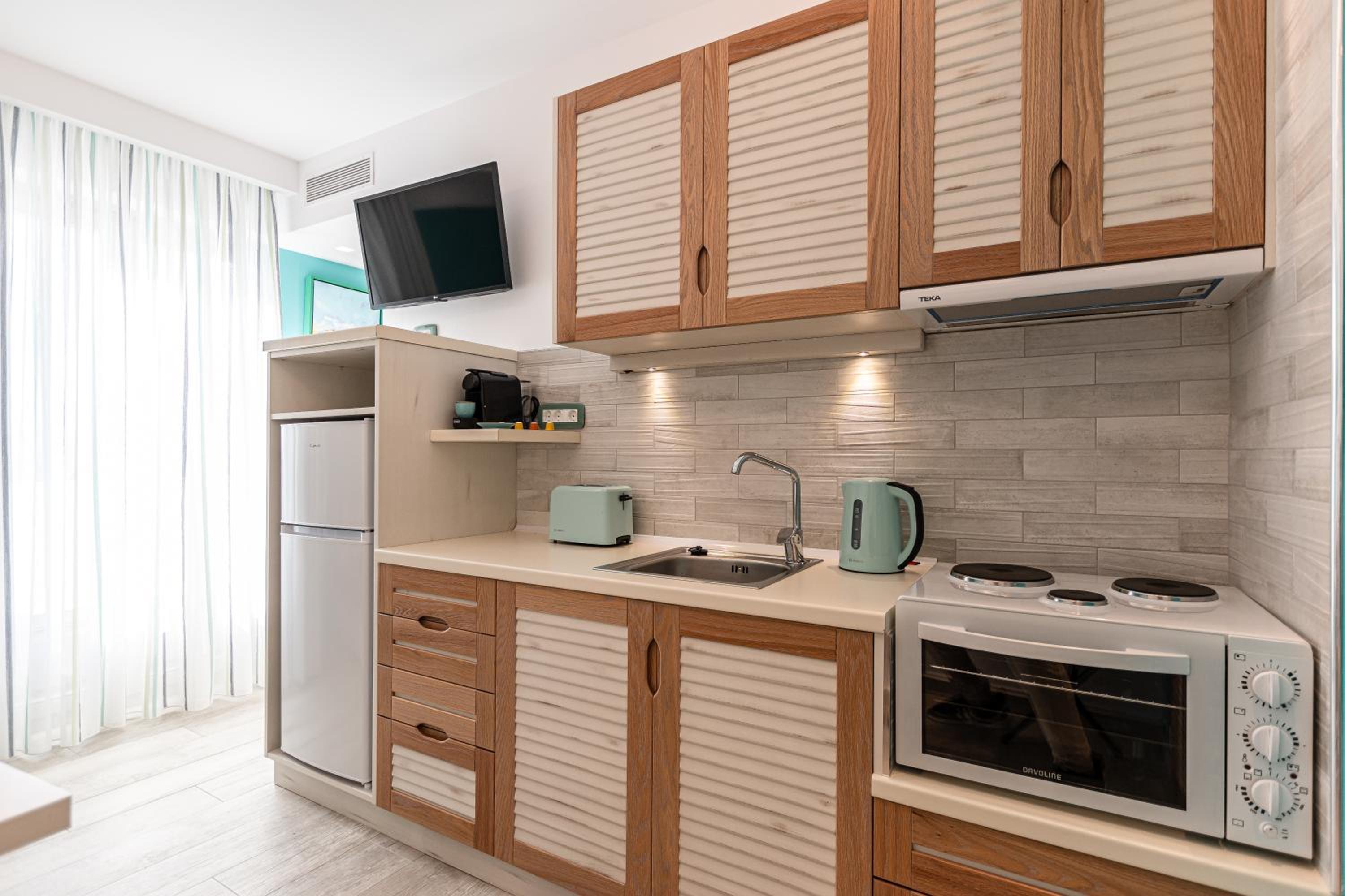 Deluxe Suite with Sea View