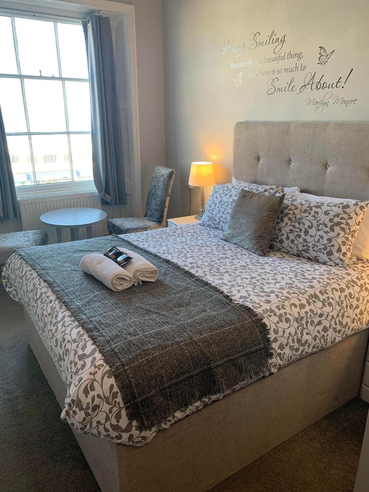 Silver Seaview Double