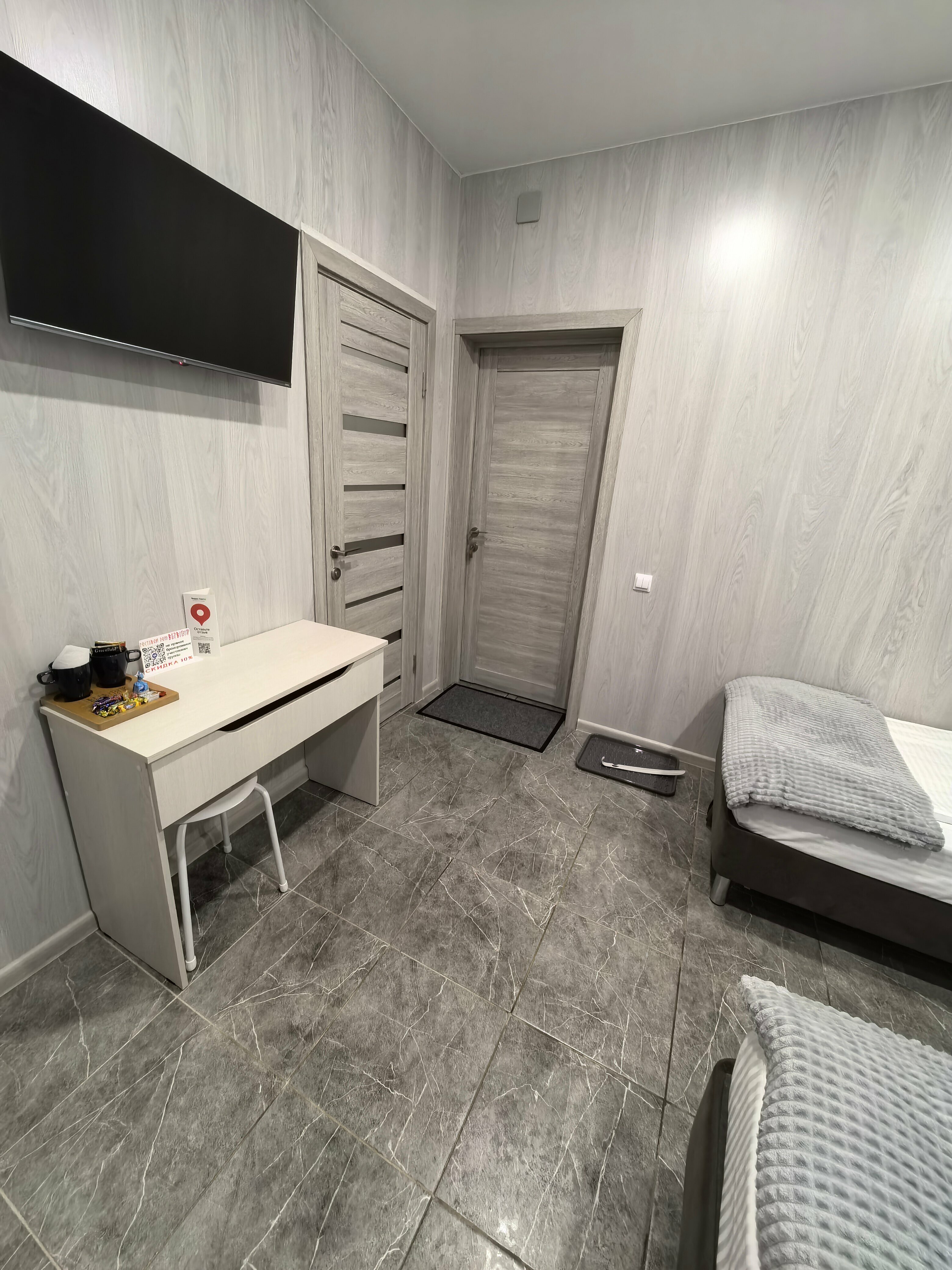 Двухместный номер с 2 отдельными кроватями и душем