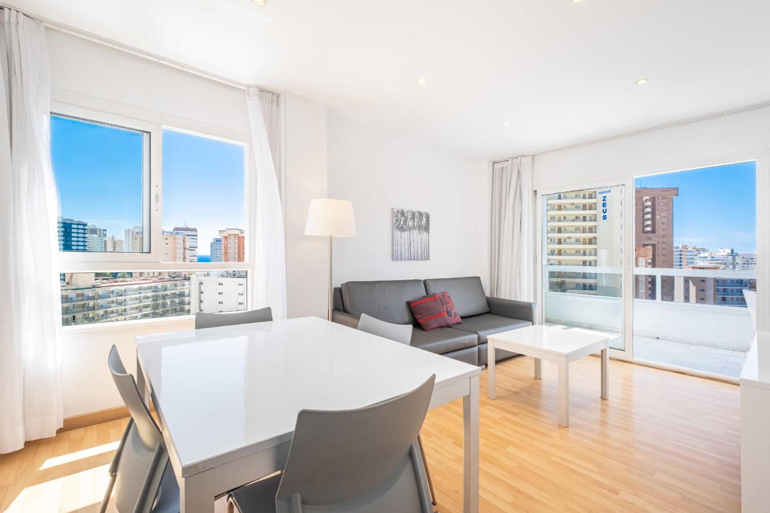 One-Bedroom Apartment with View