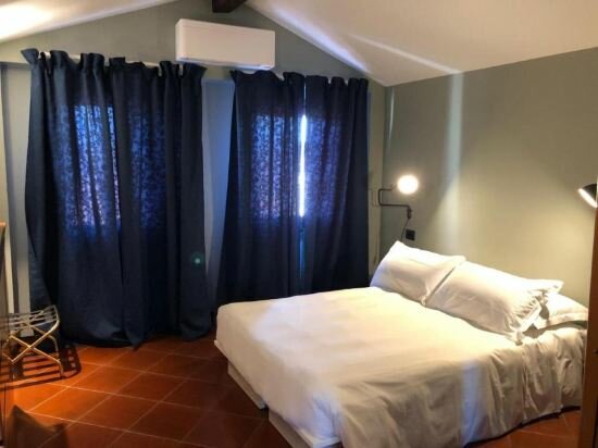 One-bedroom Apartment - Annex