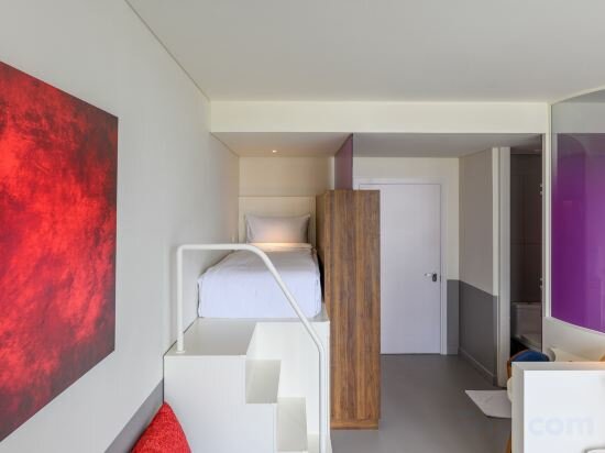 1 KING BED CITY VIEW DELUXE