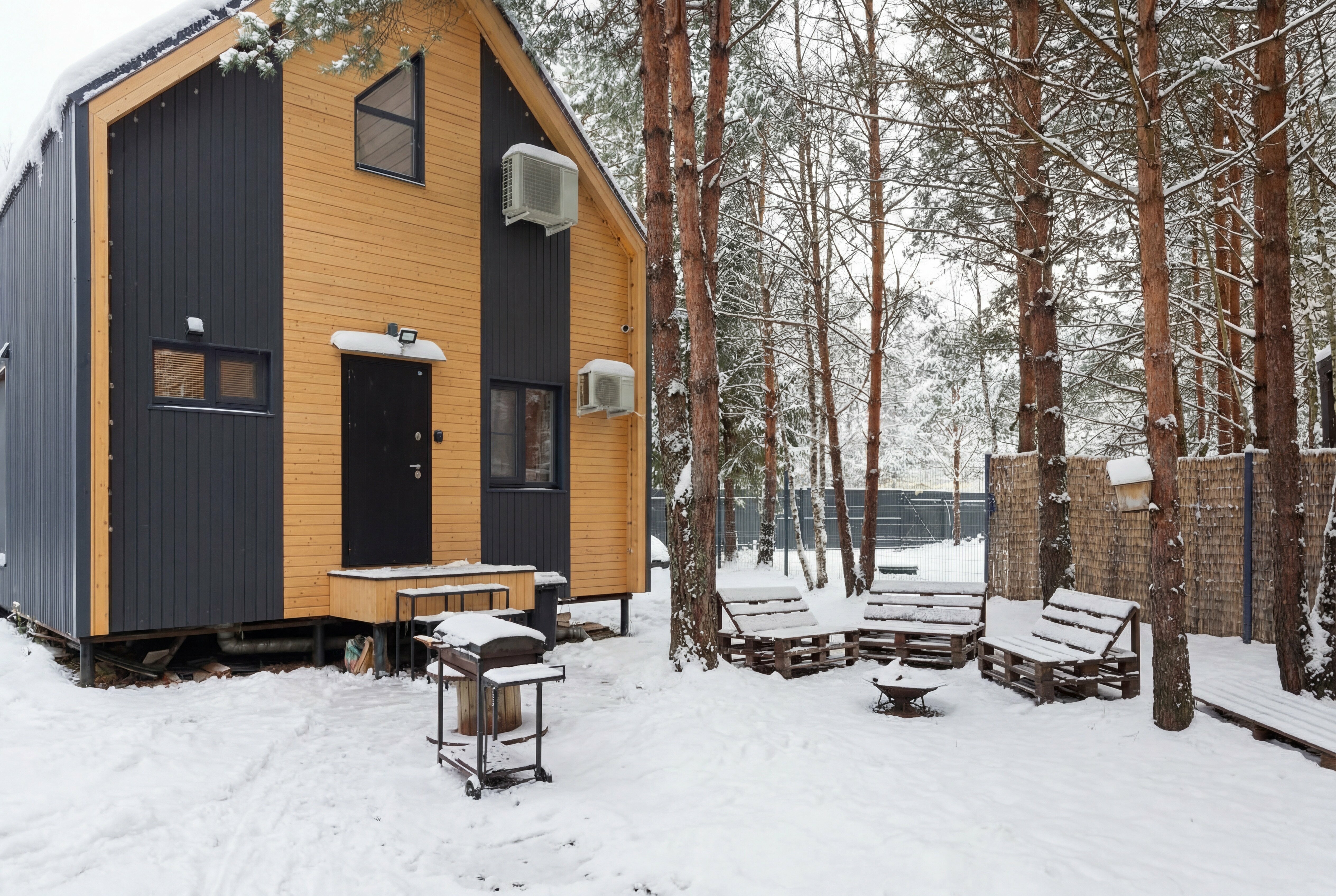 Коттедж с видом на лес