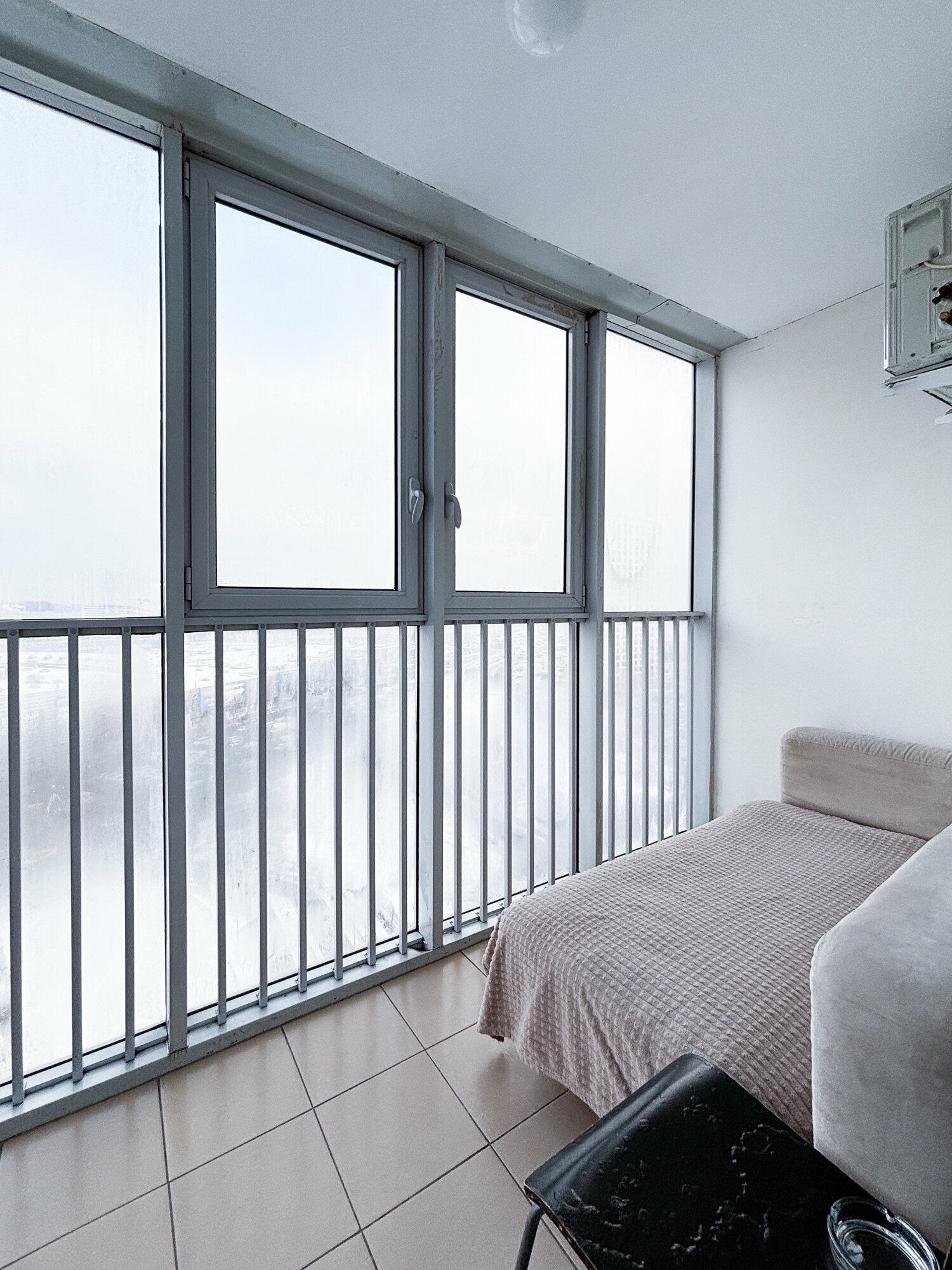 Номер-студия с кроватью размера "king-size" и диван-кроватью