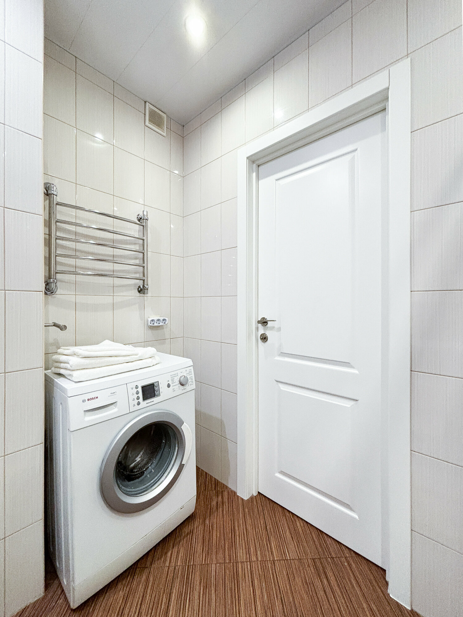 Номер-студия с кроватью размера "king-size" и диван-кроватью