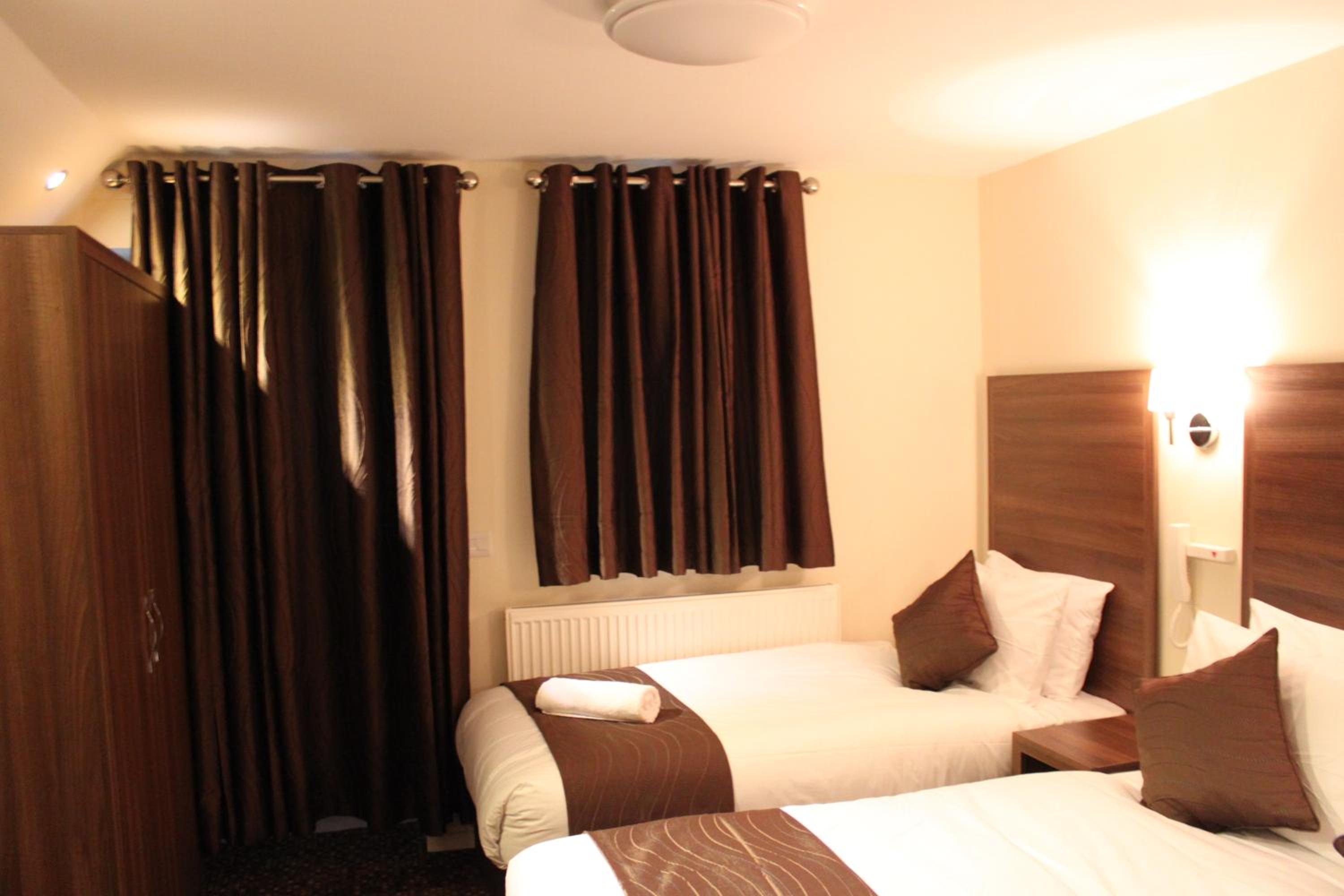 Standard Twin Room