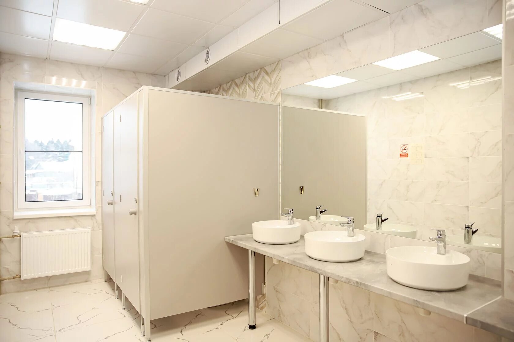 Двухместный номер с 1 кроватью и общей ванной комнатой