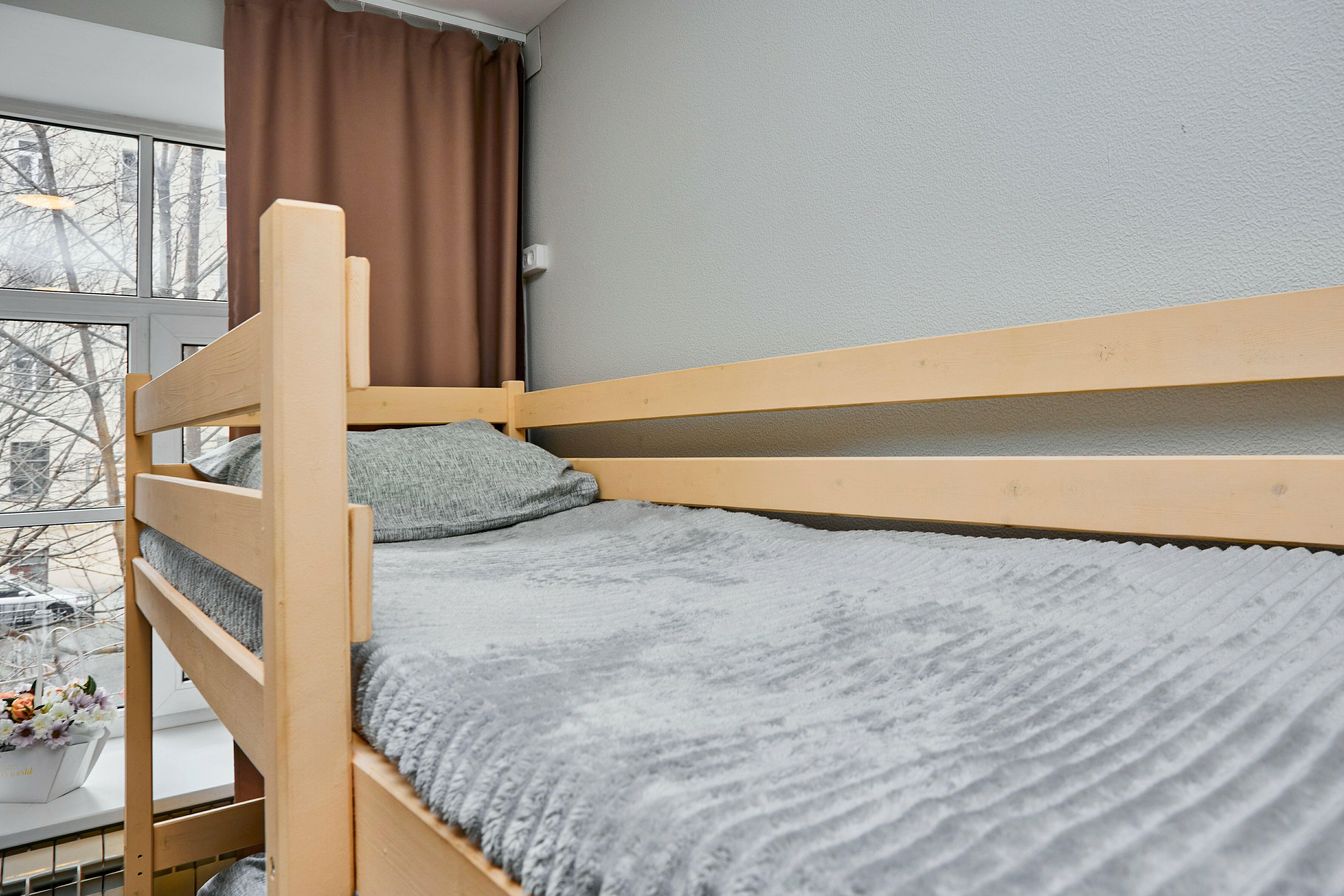 Кровать в общем 6-местном номере для женщин