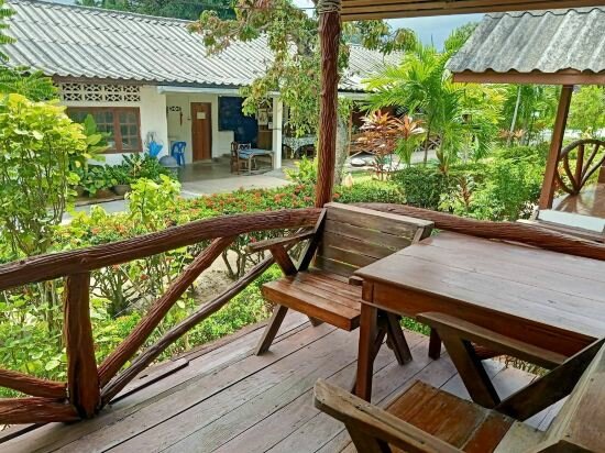 Bungalow Twin Bed With Fan