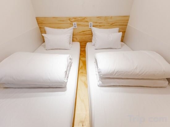 Economy Twin Room with No Window