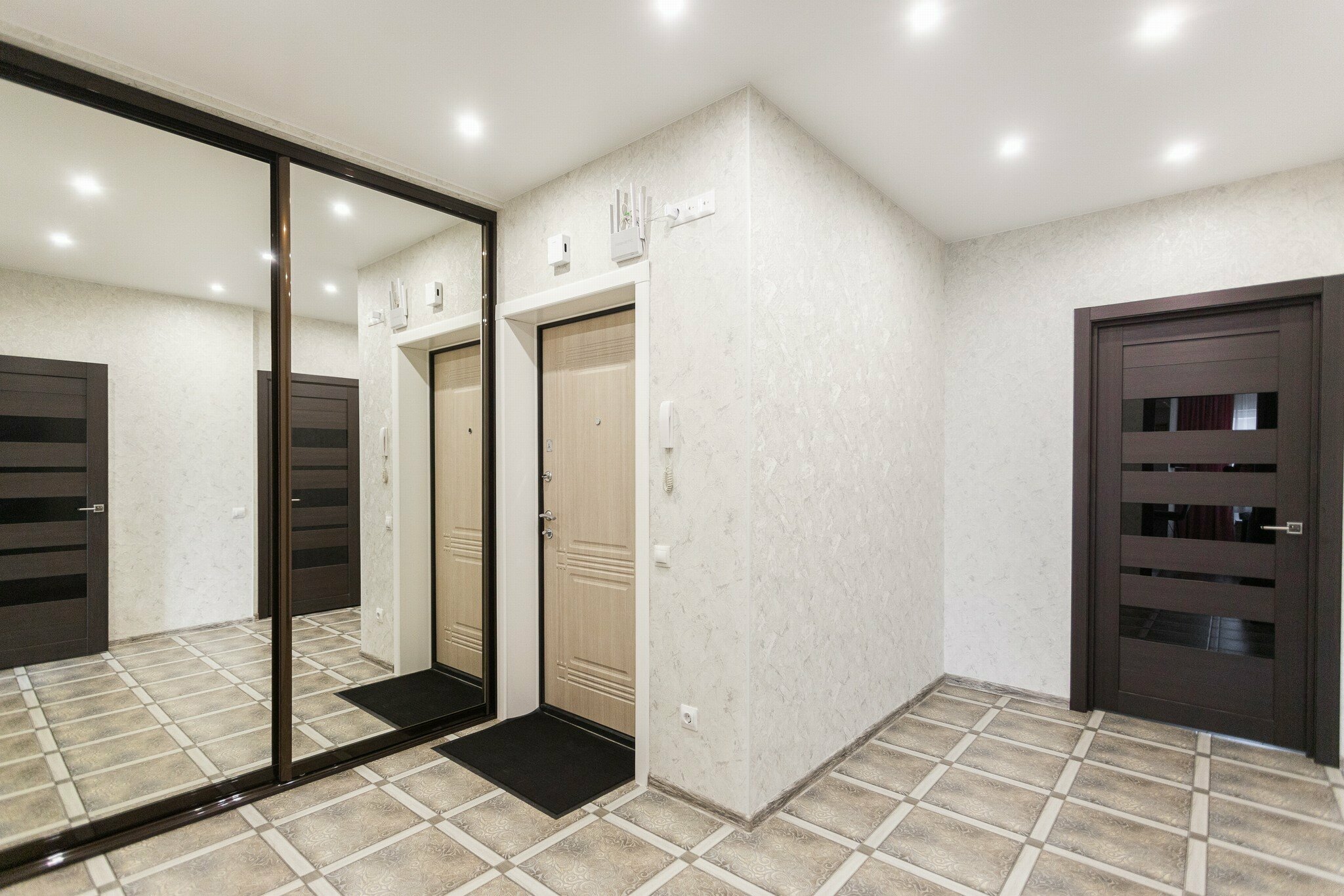 Апартаменты 2к №19: г. Калининград, ул. Октябрьская, д. 57, 2 этаж из 8, 70 м2