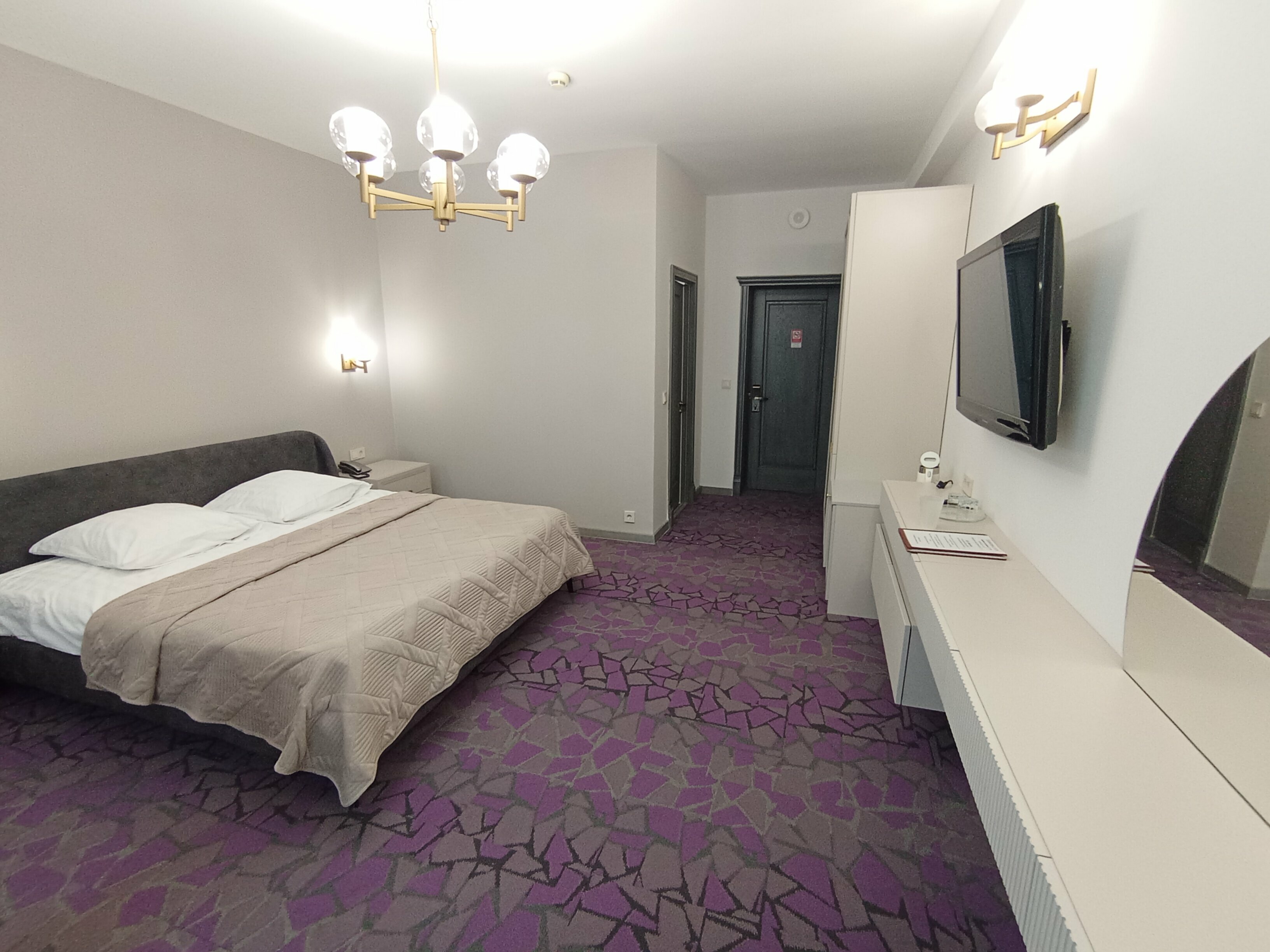 Номер с кроватью размера «king-size»