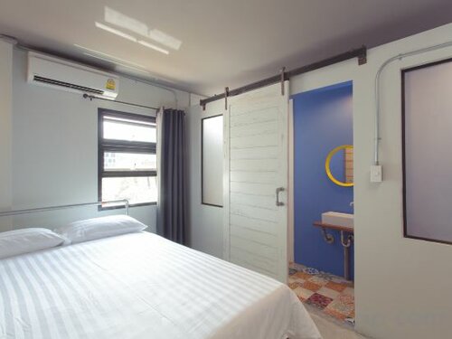 Double Room with Private Bathroom в Bloo Hostel