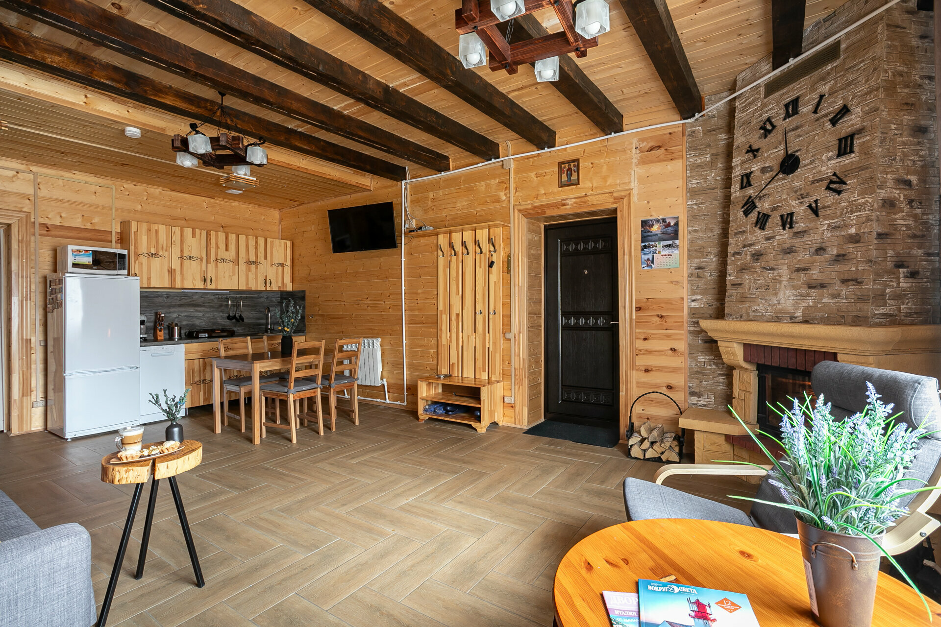 Большой коттедж с камином и баней №9