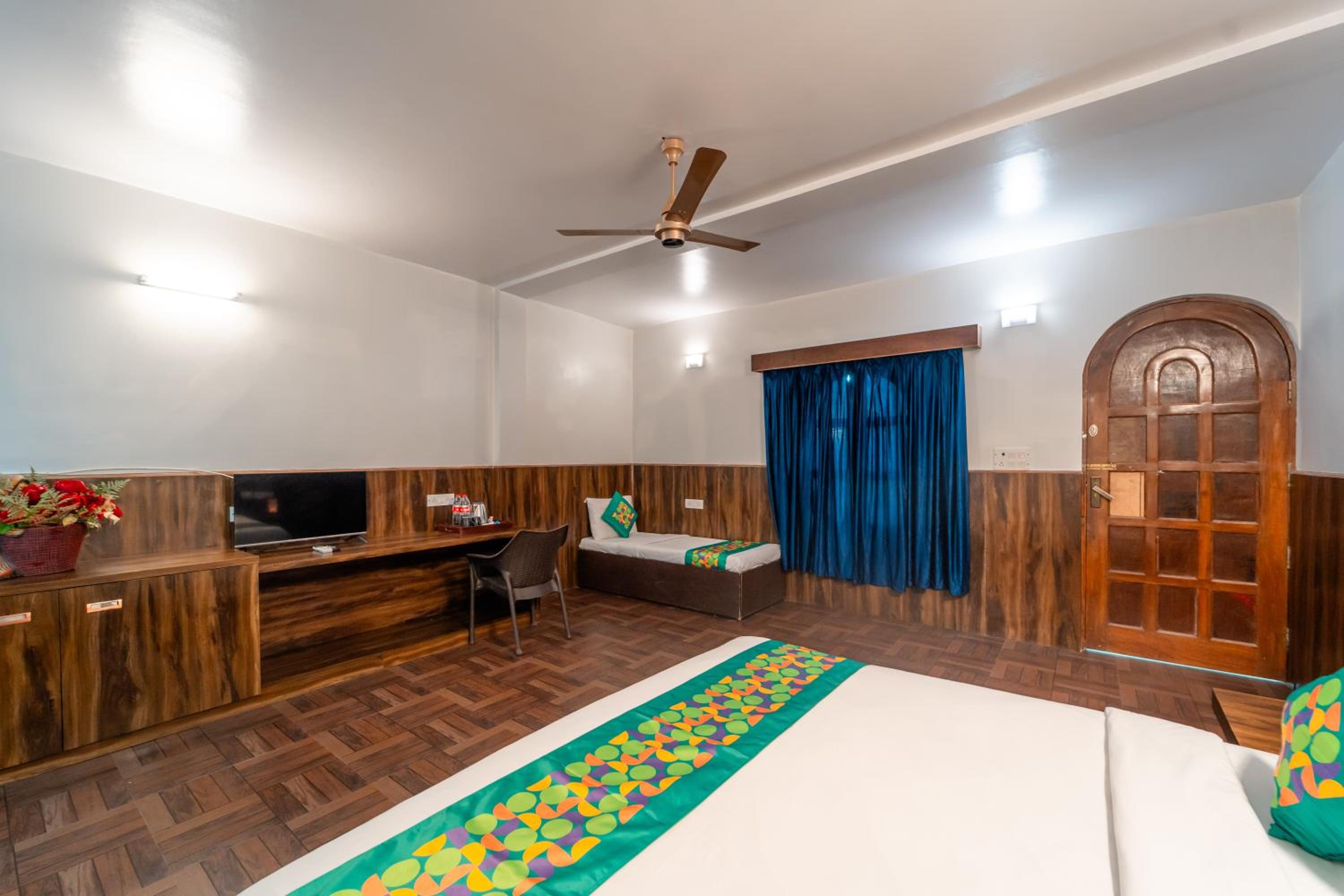 Deluxe Room with Pool View