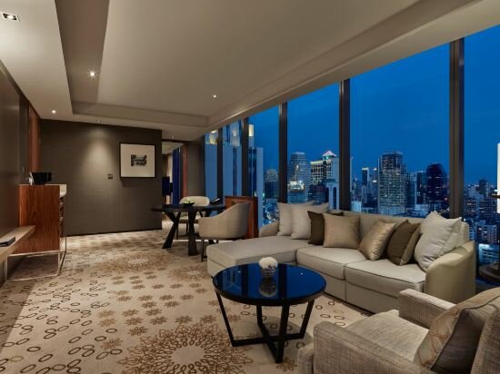 Regency Executive Suite With 1 King Bed