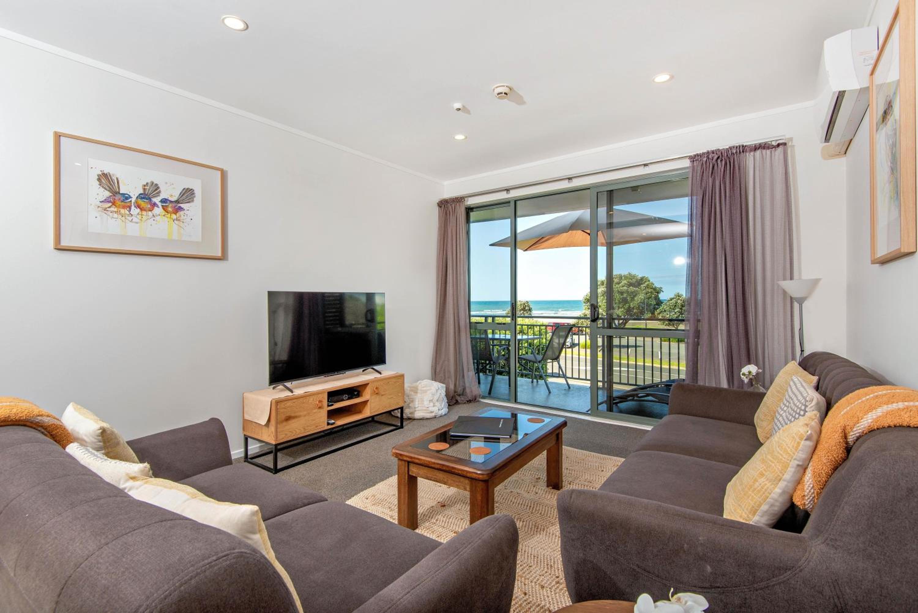 One-Bedroom Apartment with Ocean View