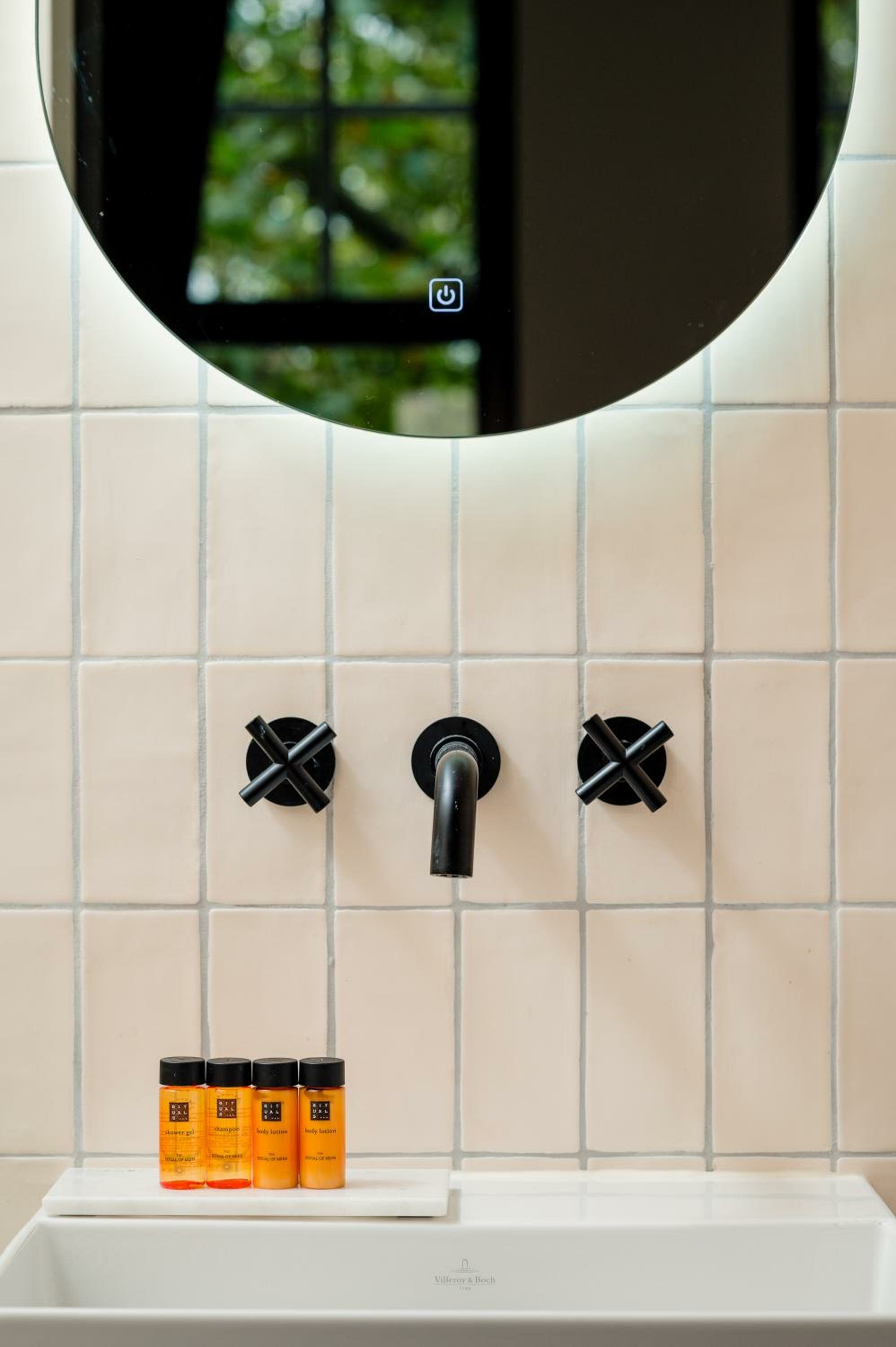 Comfy room Canal View