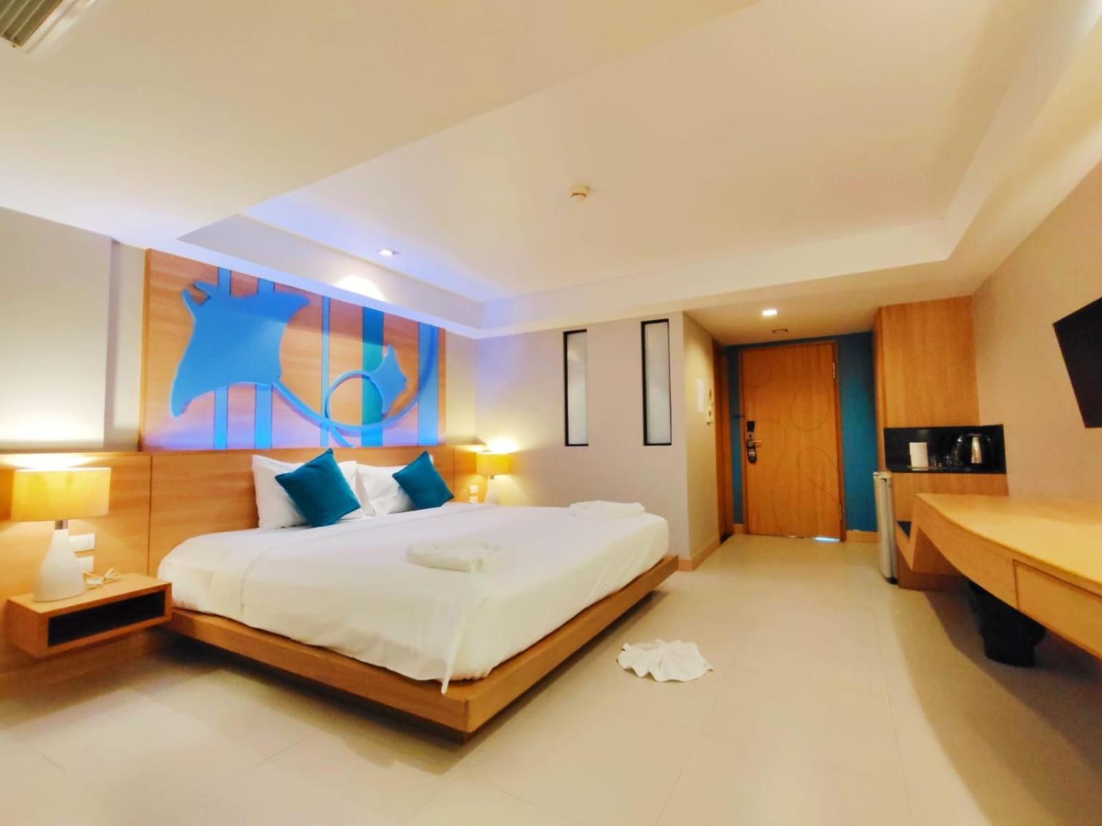 Standard Double Room, No Window