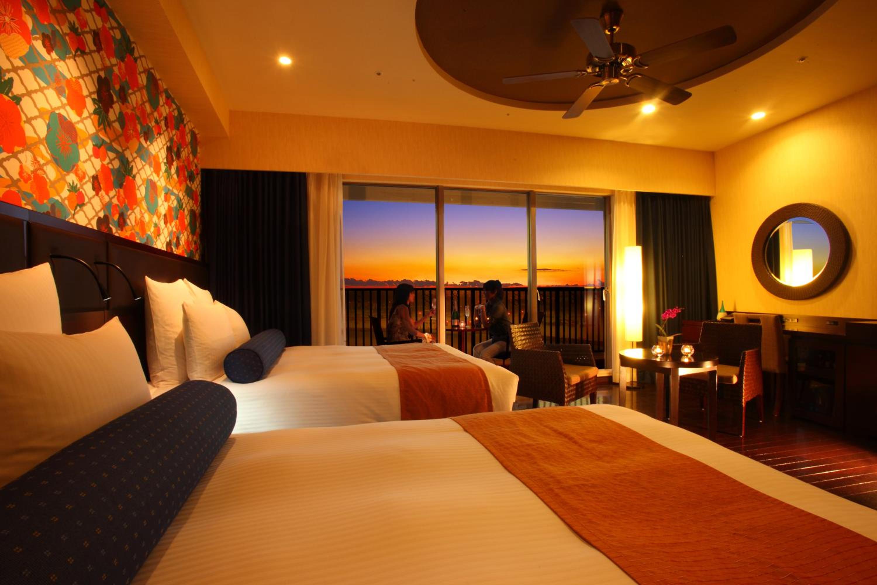 Deluxe Room with View Bath - Non-Smoking