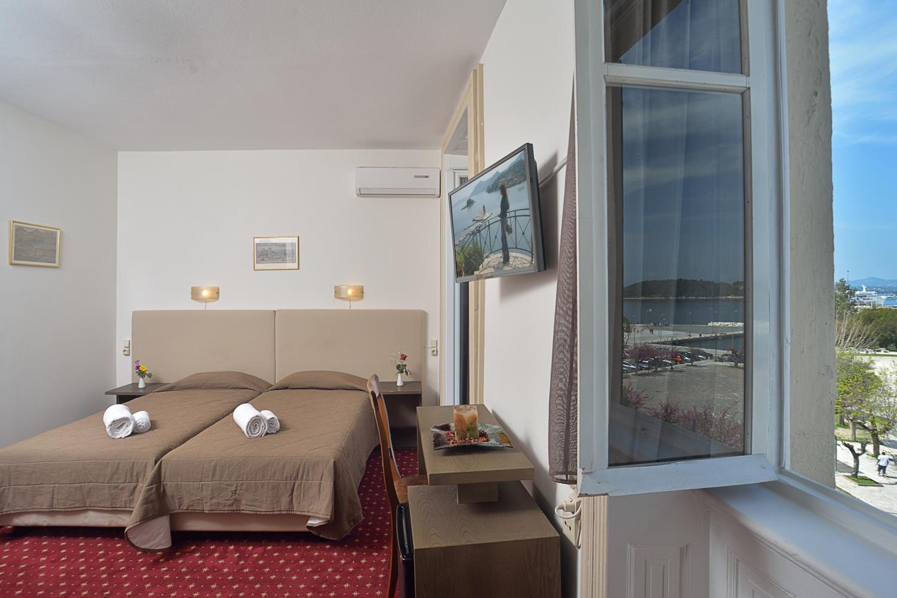 Twin Room with Harbor View